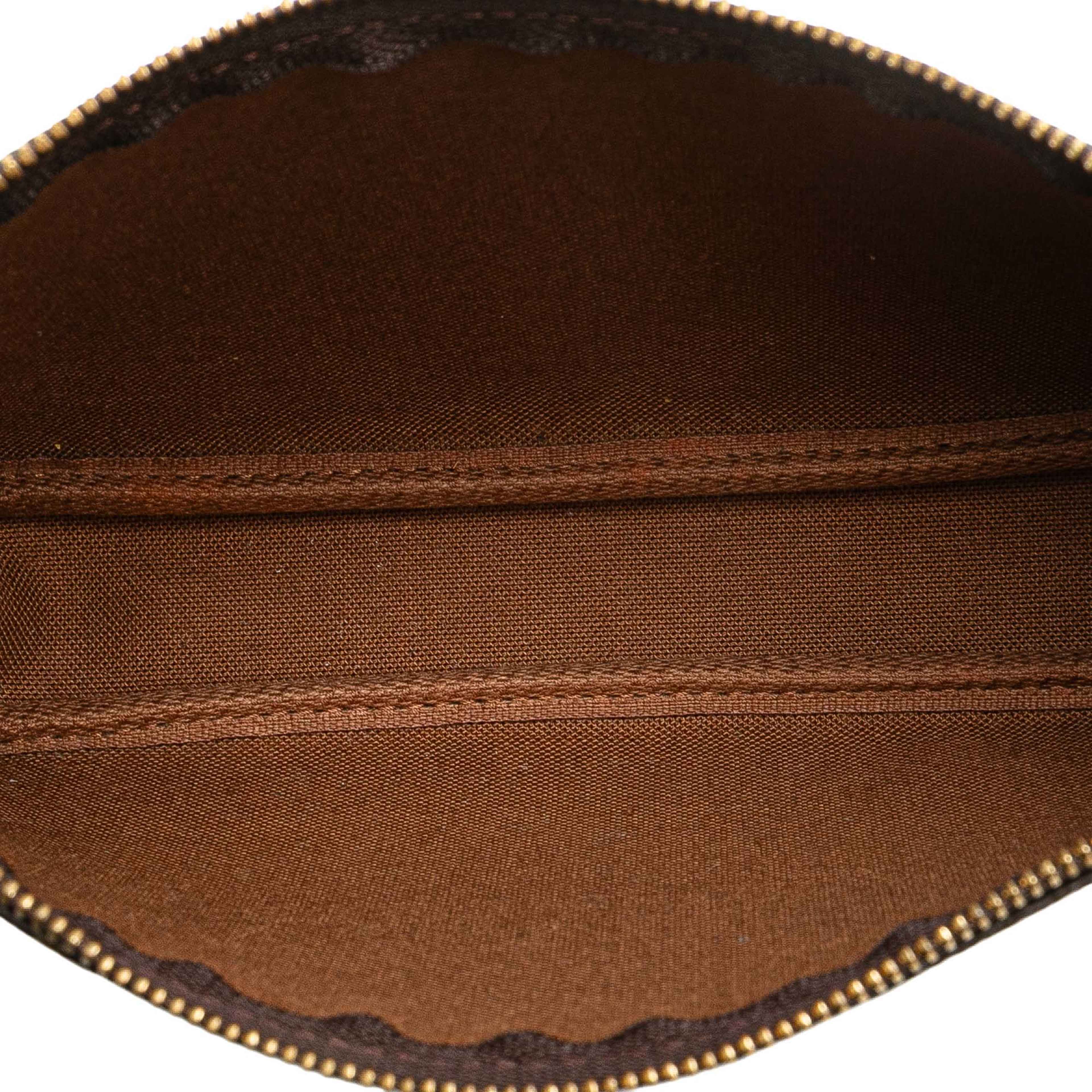 Louis Vuitton Monogram Pochette Accessoires, från Luxclusif, i färgen brown.
