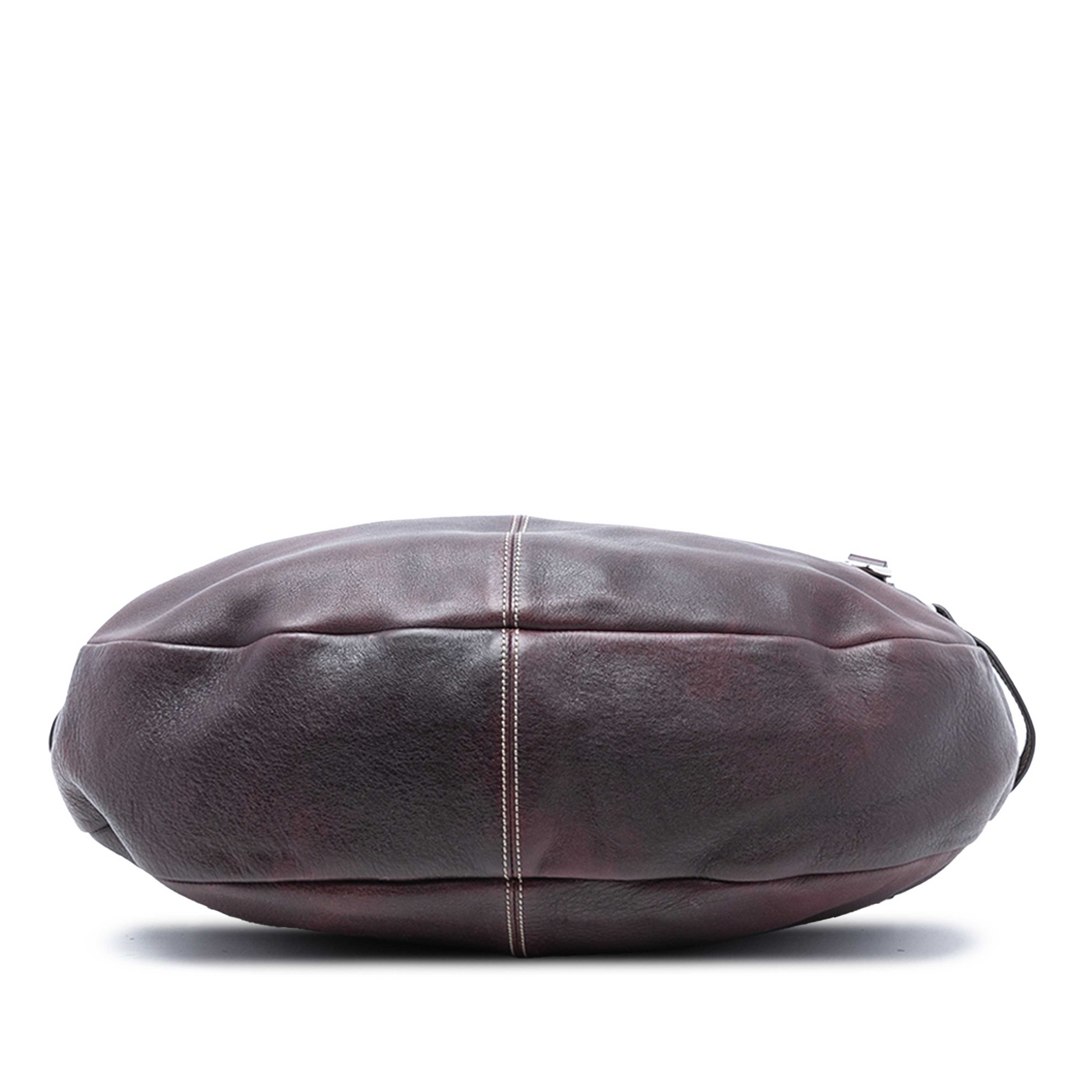 Gucci Leather Charlotte Tote, från Luxclusif, i färgen maroon. Klicka för att öppna bilden i stort format