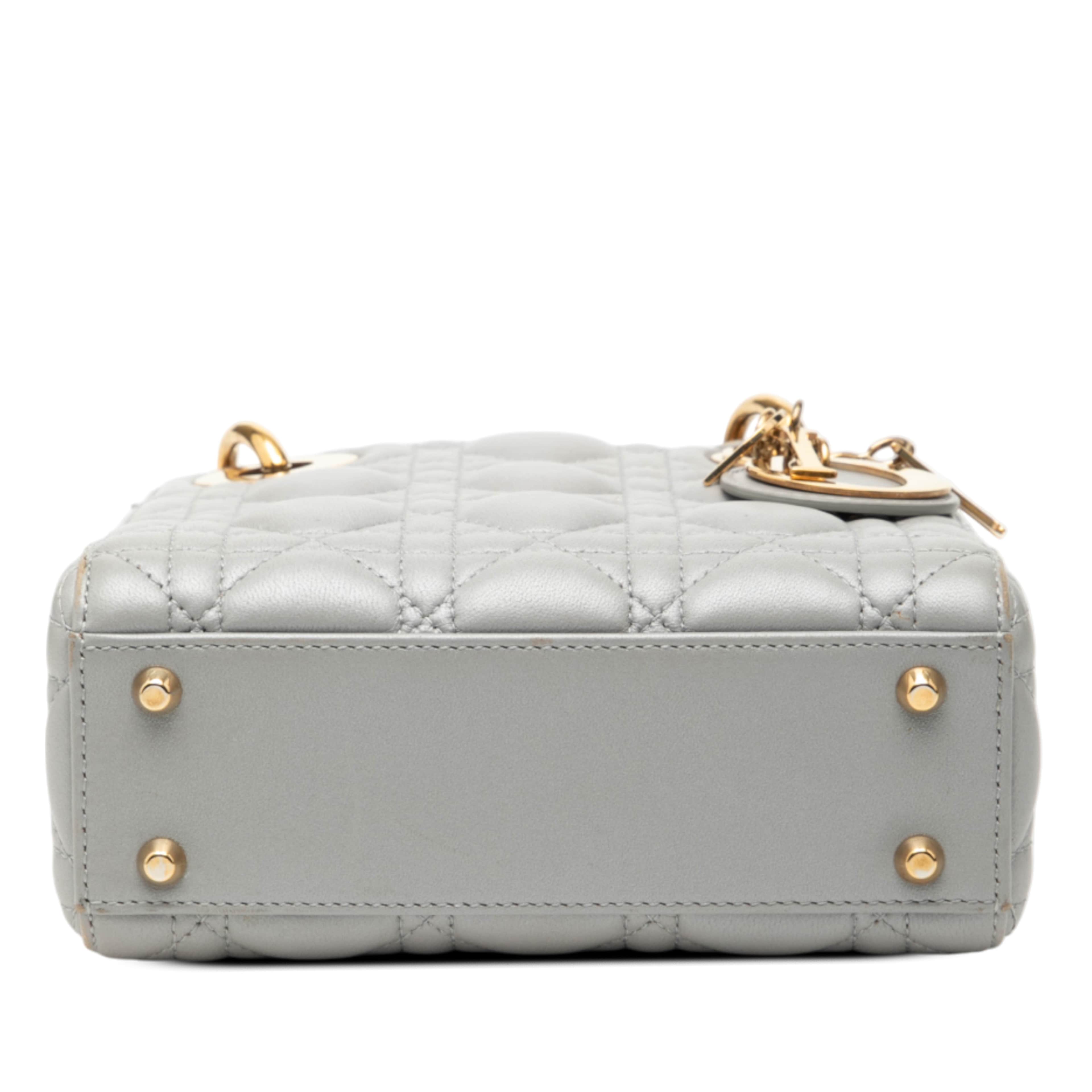 Dior Mini Metallic Lambskin Cannage Lady Dior, från Luxclusif, i färgen gray. Klicka för att öppna bilden i stort format