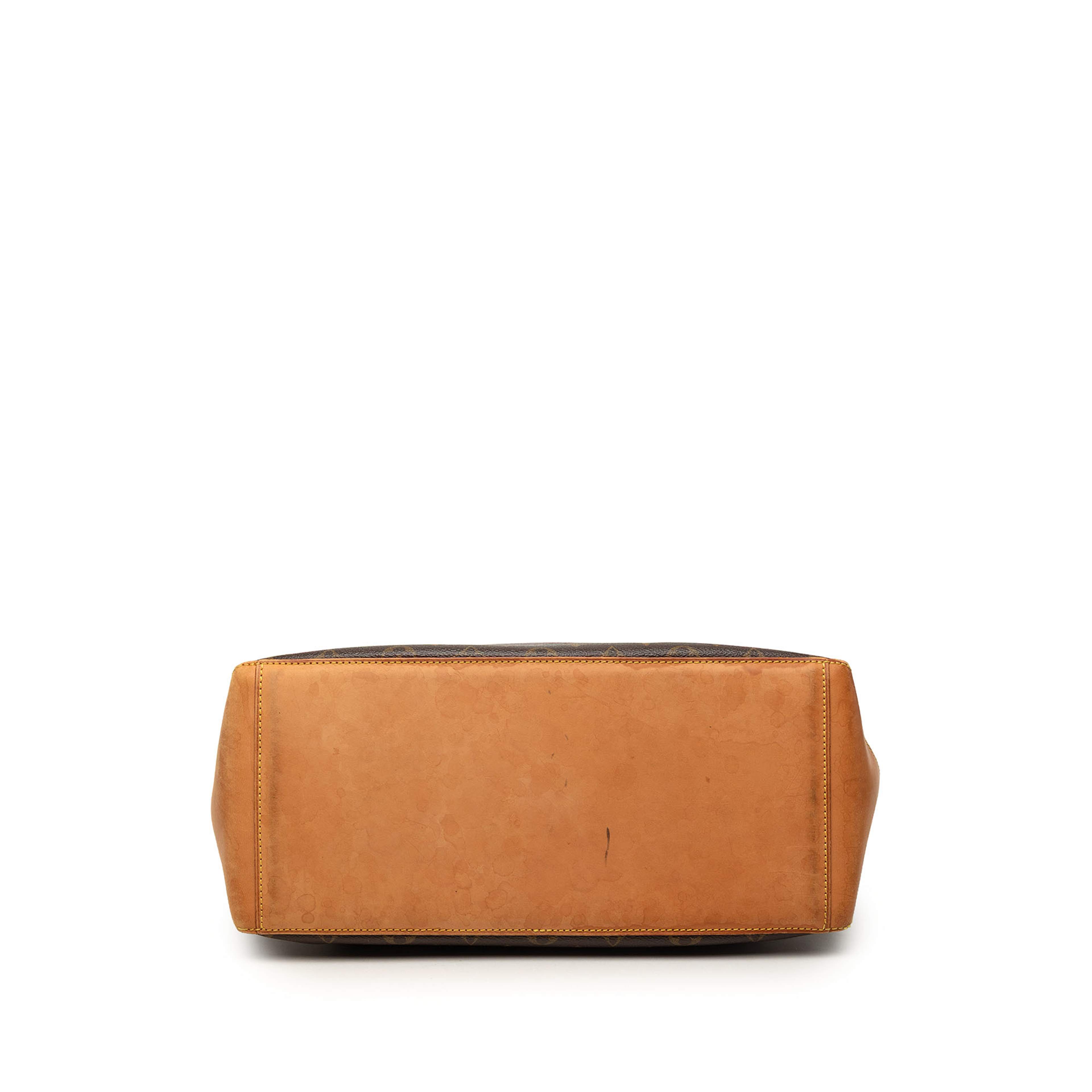 Louis Vuitton Monogram Cabas Mezzo, från Luxclusif, i färgen brun. Klicka för att öppna bilden i stort format