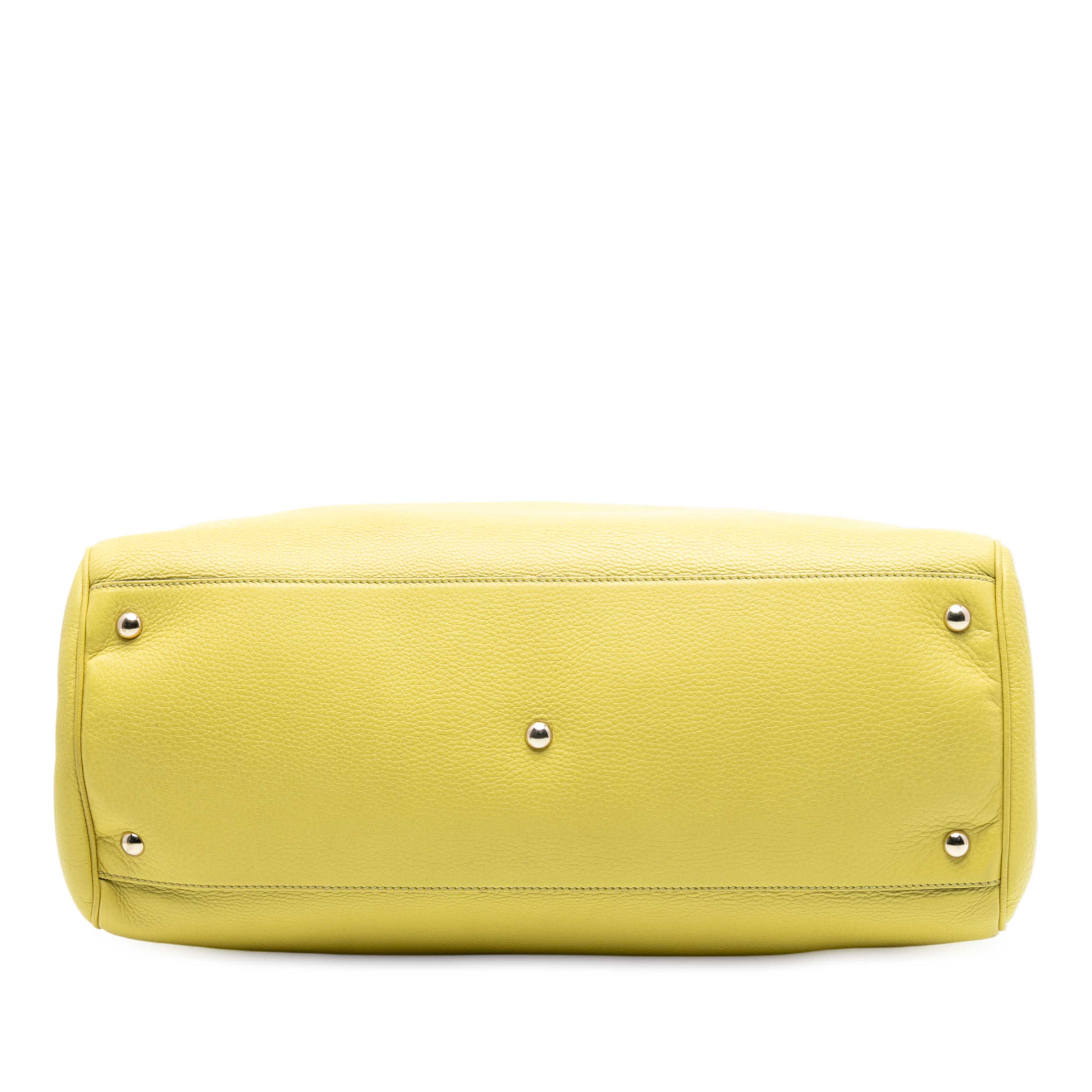 Gucci Large Calfskin Bamboo Shopper Satchel, från Luxclusif, i färgen yellow. Klicka för att öppna bilden i stort format