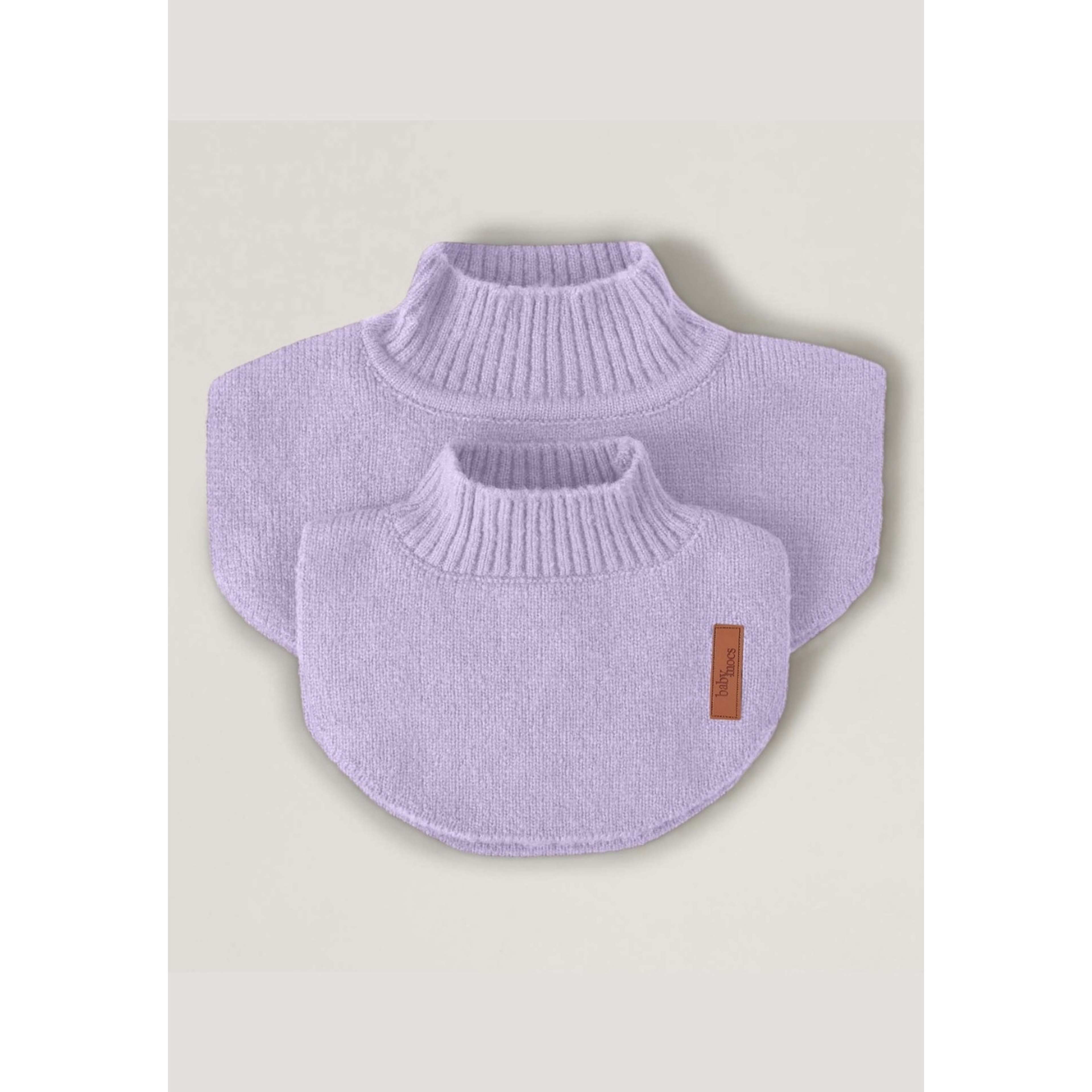Neck Warmer, från BabyMocs, i färgen lilac.