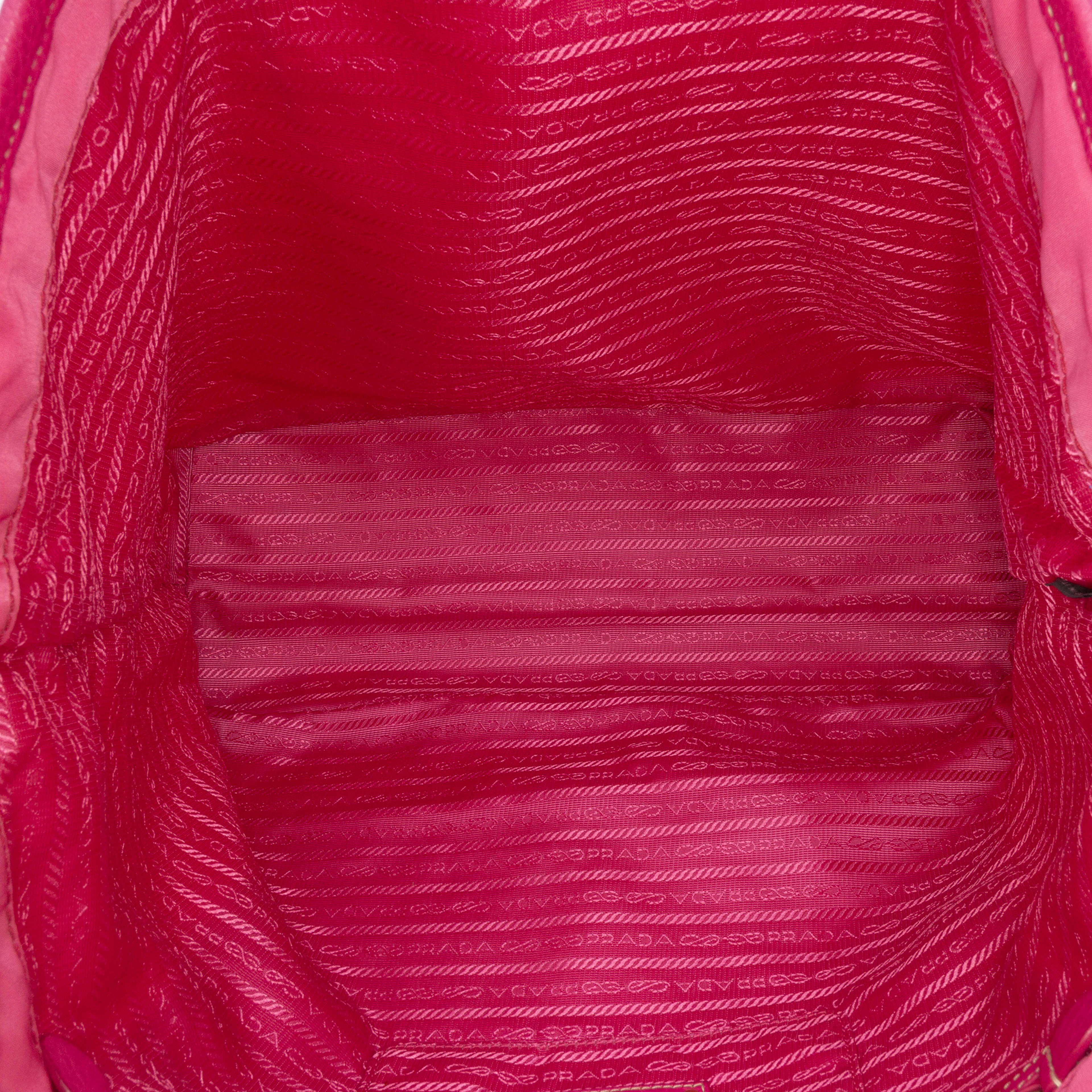 Prada Tessuto Canapa Logo Tote, från Luxclusif, i färgen pink. Klicka för att öppna bilden i stort format