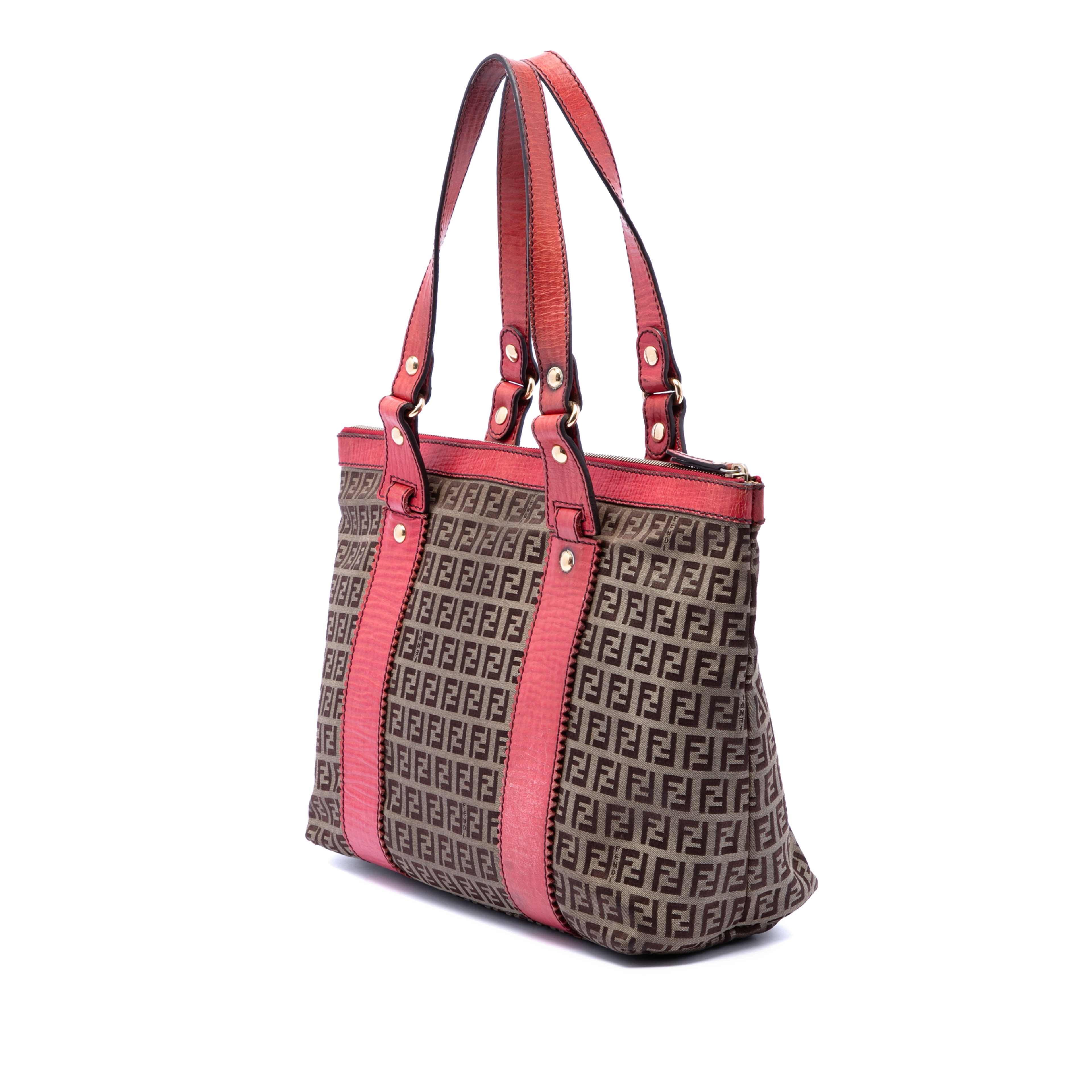 Fendi Zucchino Canvas Tote, från Luxclusif, i färgen beige. Klicka för att öppna bilden i stort format