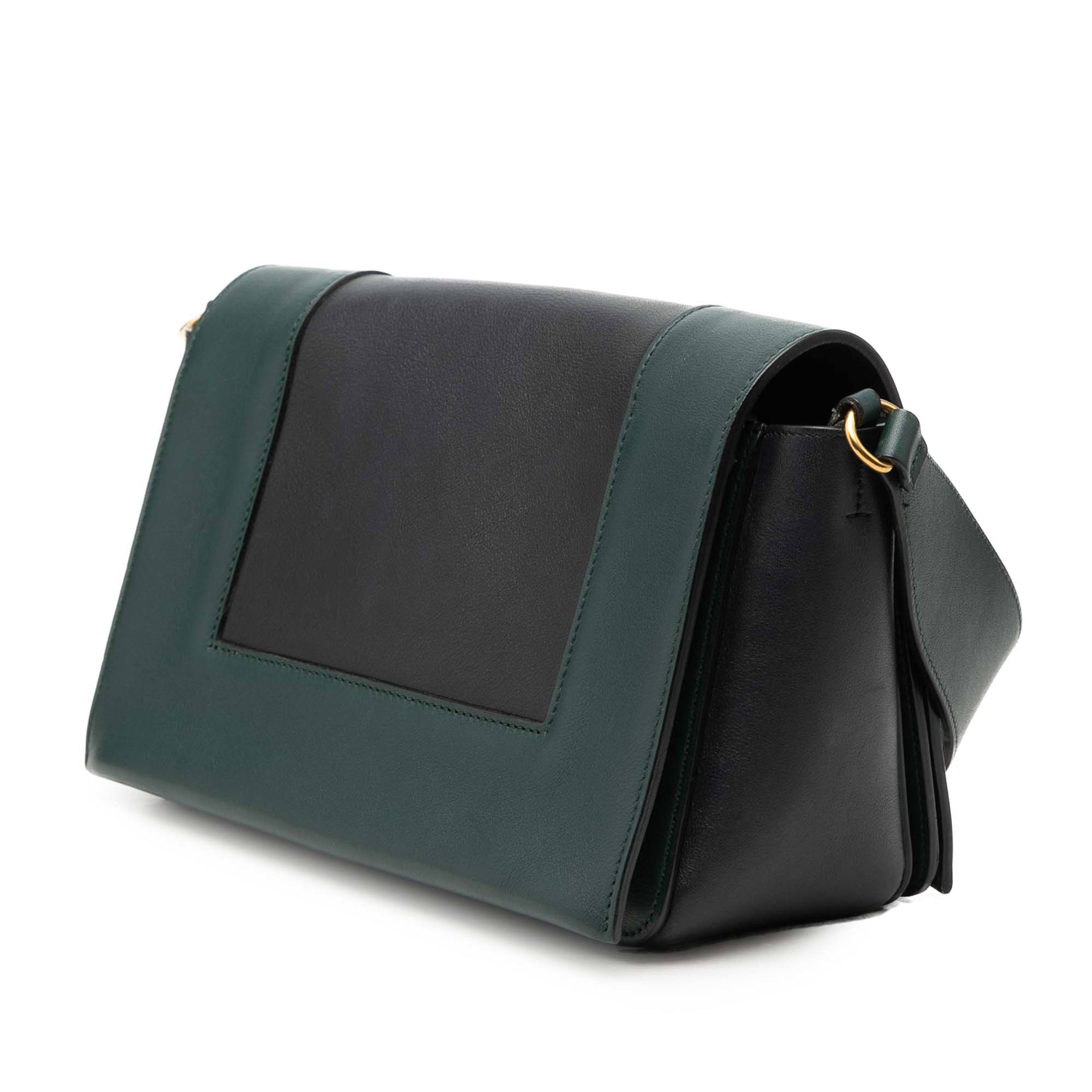 Celine Medium Shiny Smooth Calfskin Frame Shoulder Bag, från Luxclusif, i färgen dark green. Klicka för att öppna bilden i stort format