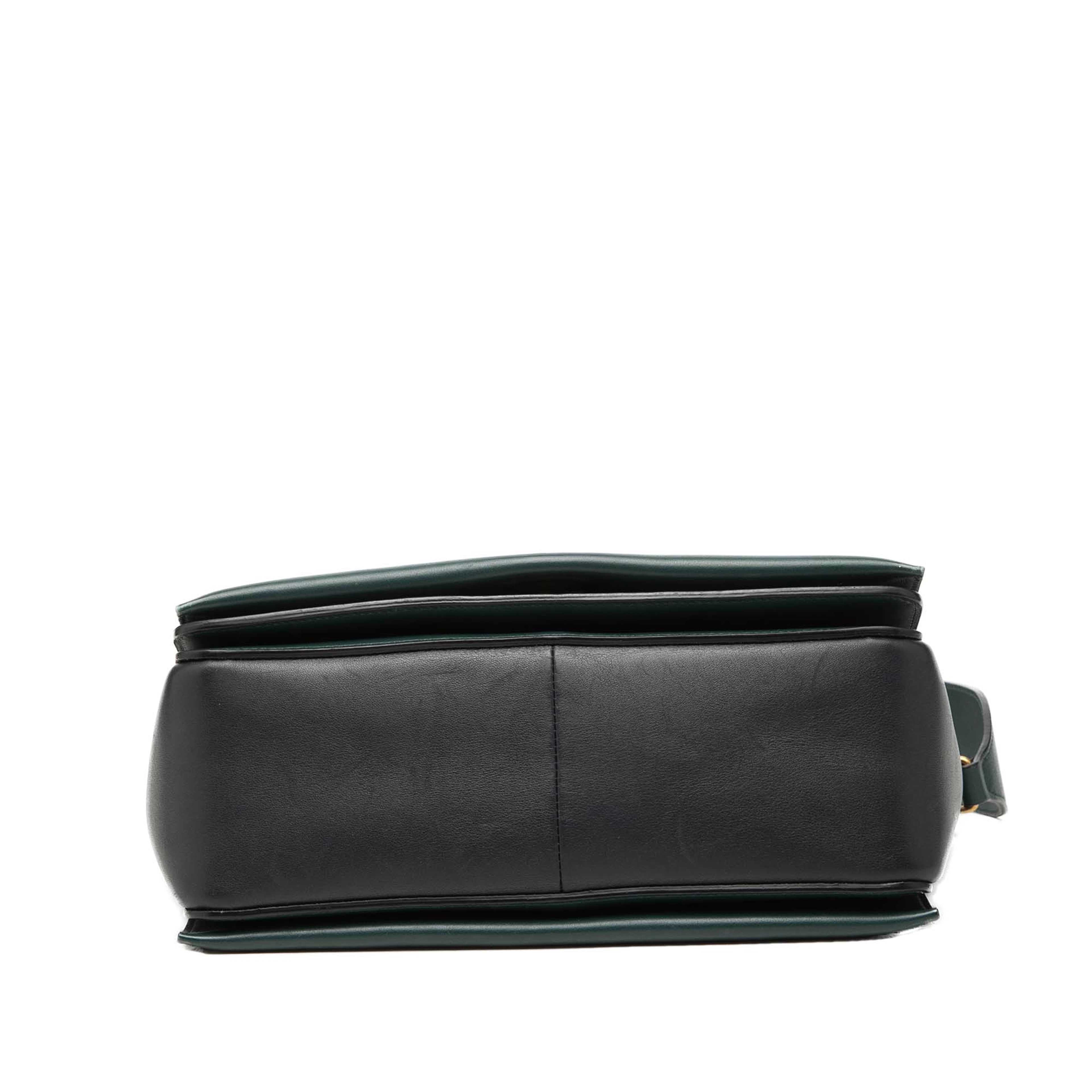 Celine Medium Shiny Smooth Calfskin Frame Shoulder Bag, från Luxclusif, i färgen dark green. Klicka för att öppna bilden i stort format
