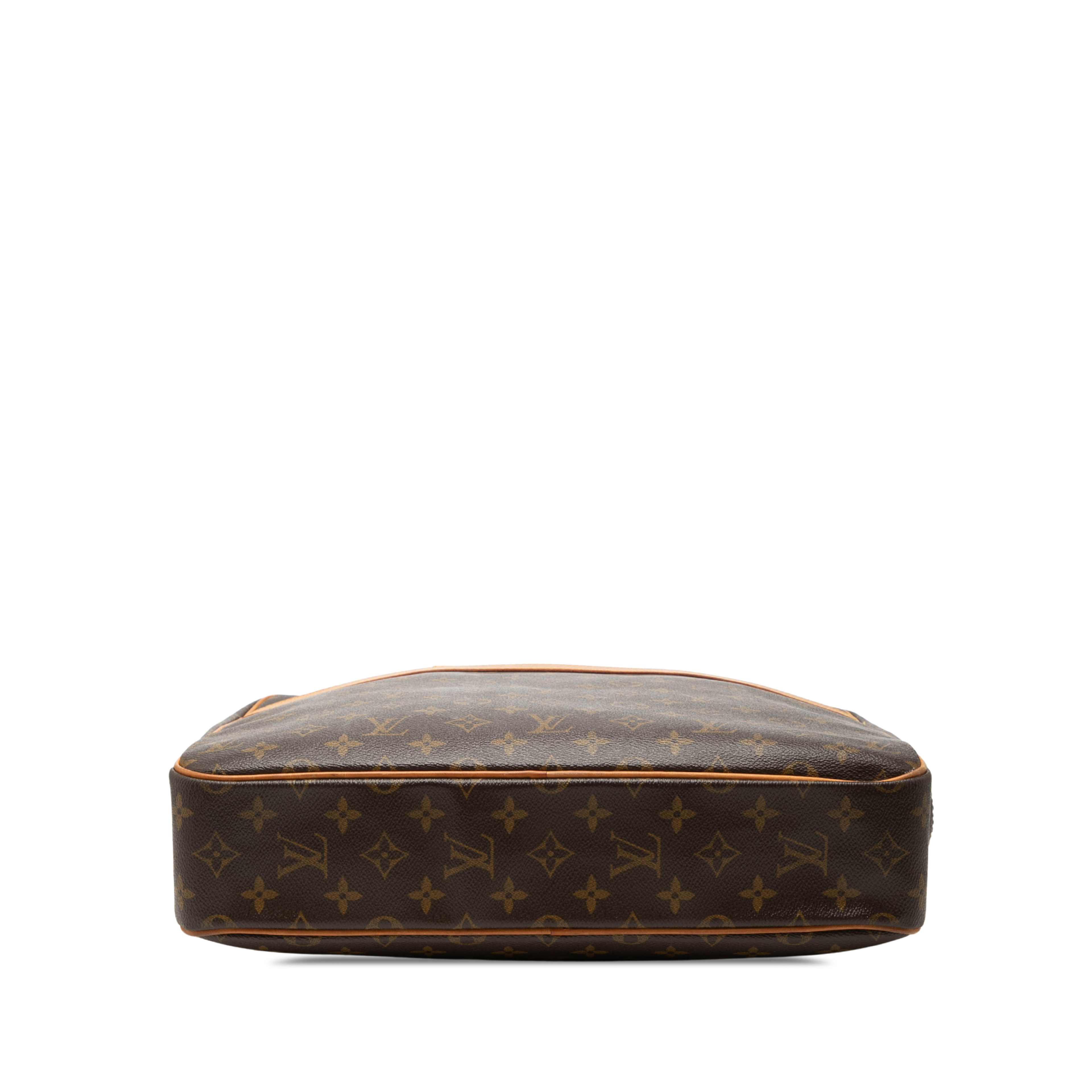Louis Vuitton Monogram Porte Documents Pegase, från Luxclusif, i färgen brun. Klicka för att öppna bilden i stort format