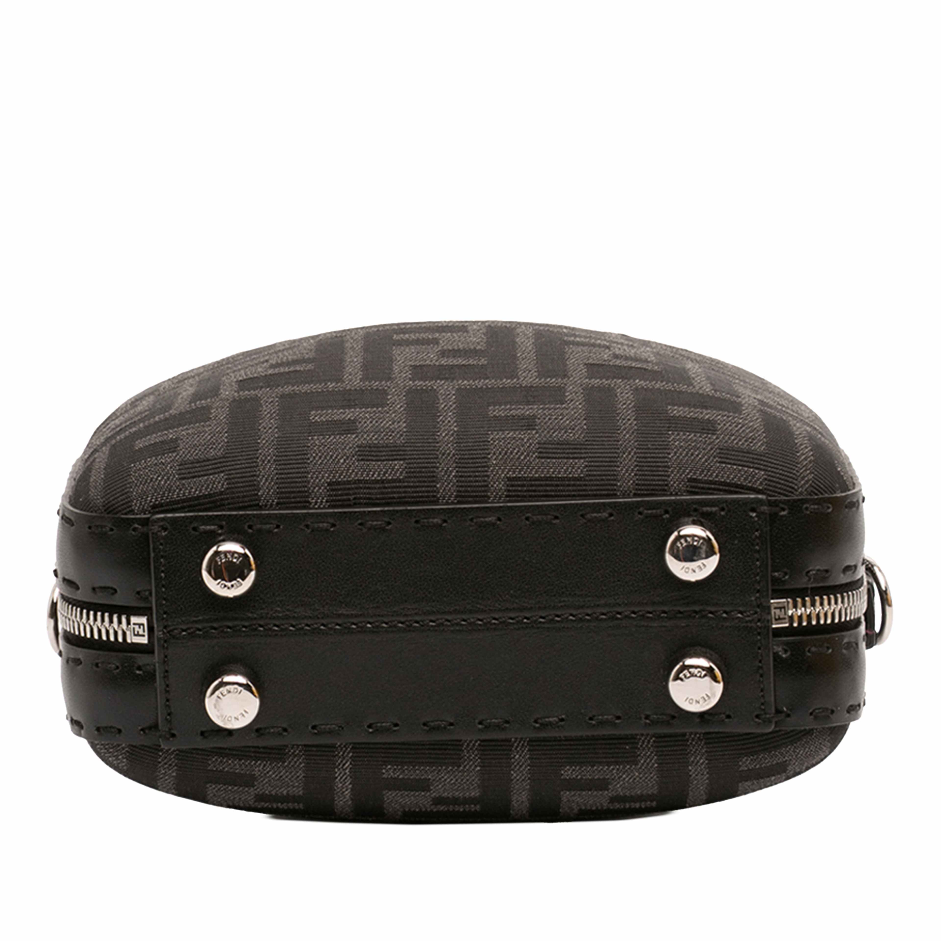 Fendi Mini Zucca Canvas Suitcase Bag, från Luxclusif, i färgen svart. Klicka för att öppna bilden i stort format