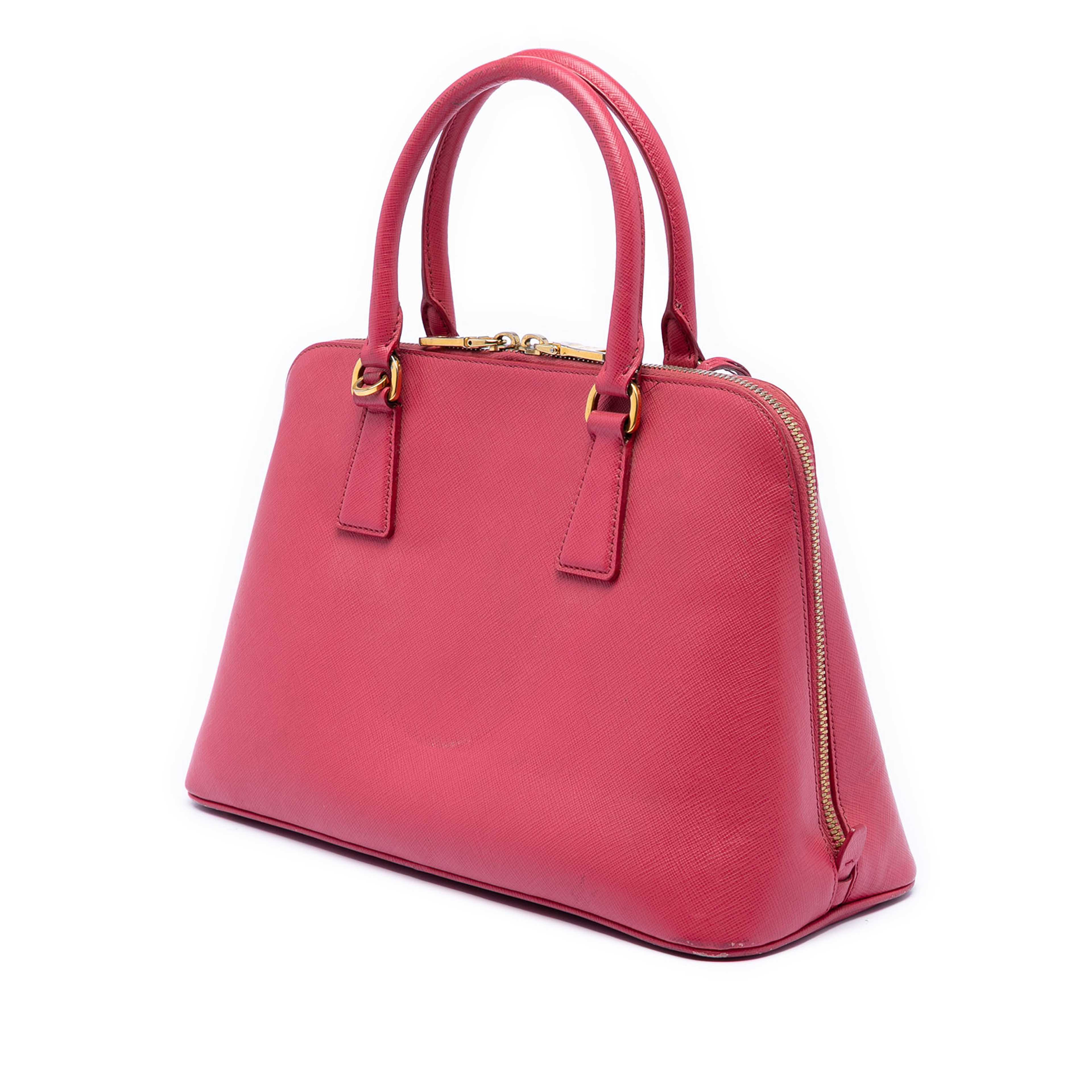 Prada Medium Saffiano Lux Promenade Satchel, från Luxclusif, i färgen dark pink. Klicka för att öppna bilden i stort format