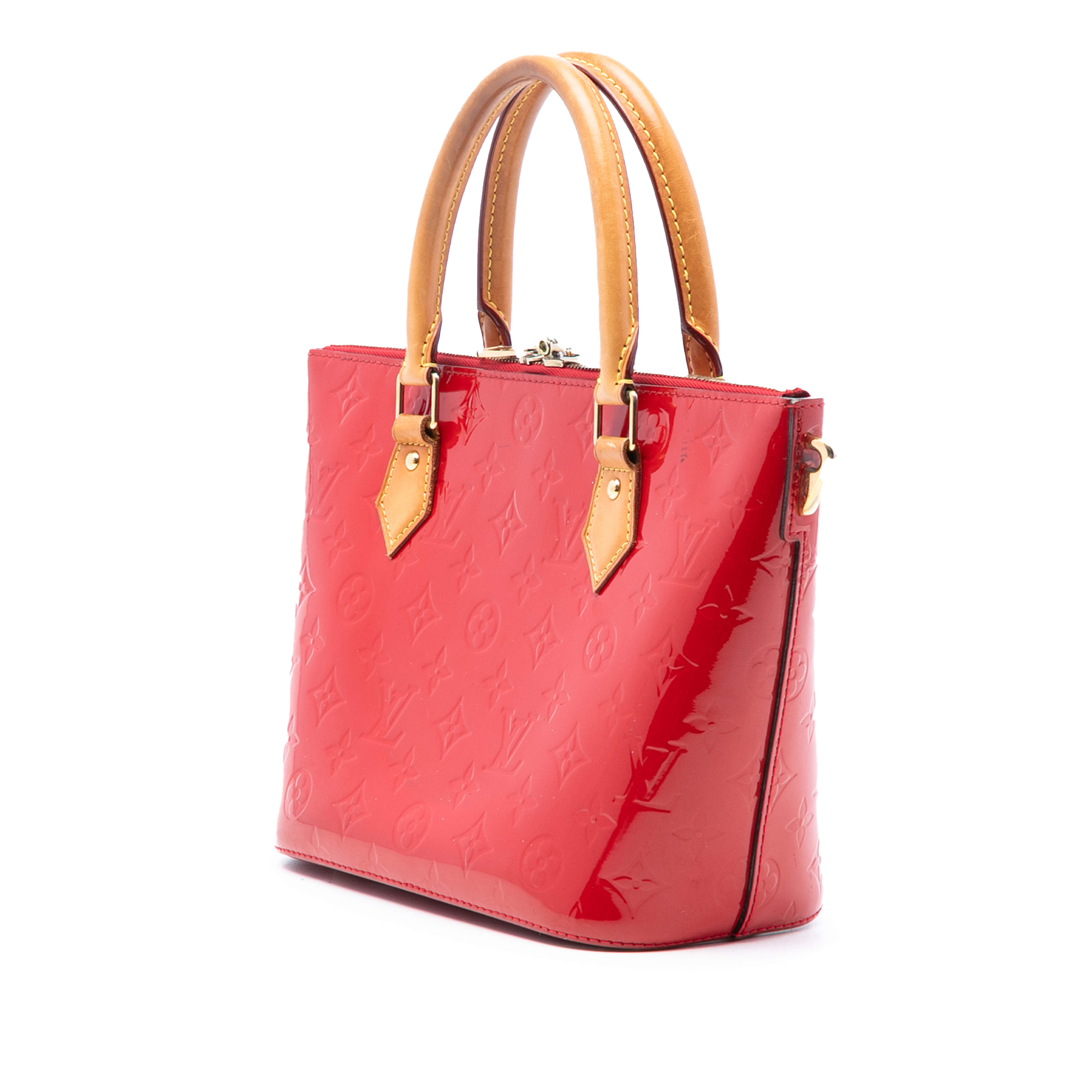 Louis Vuitton Monogram Vernis Montebello Pm, från Luxclusif, i färgen red. Klicka för att öppna bilden i stort format