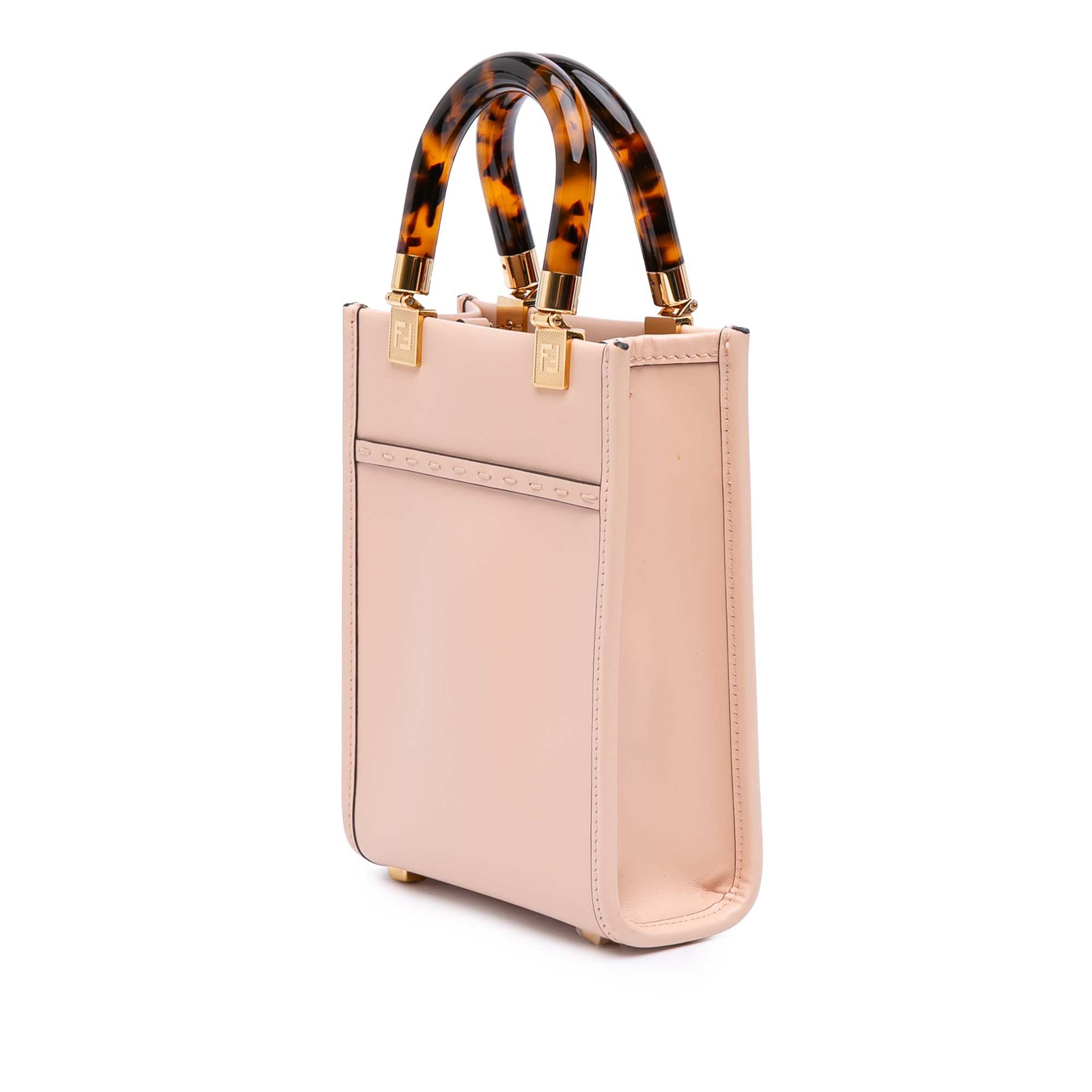 Fendi Mini Leather Sunshine Shopper Tote, från Luxclusif, i färgen light pink. Klicka för att öppna bilden i stort format