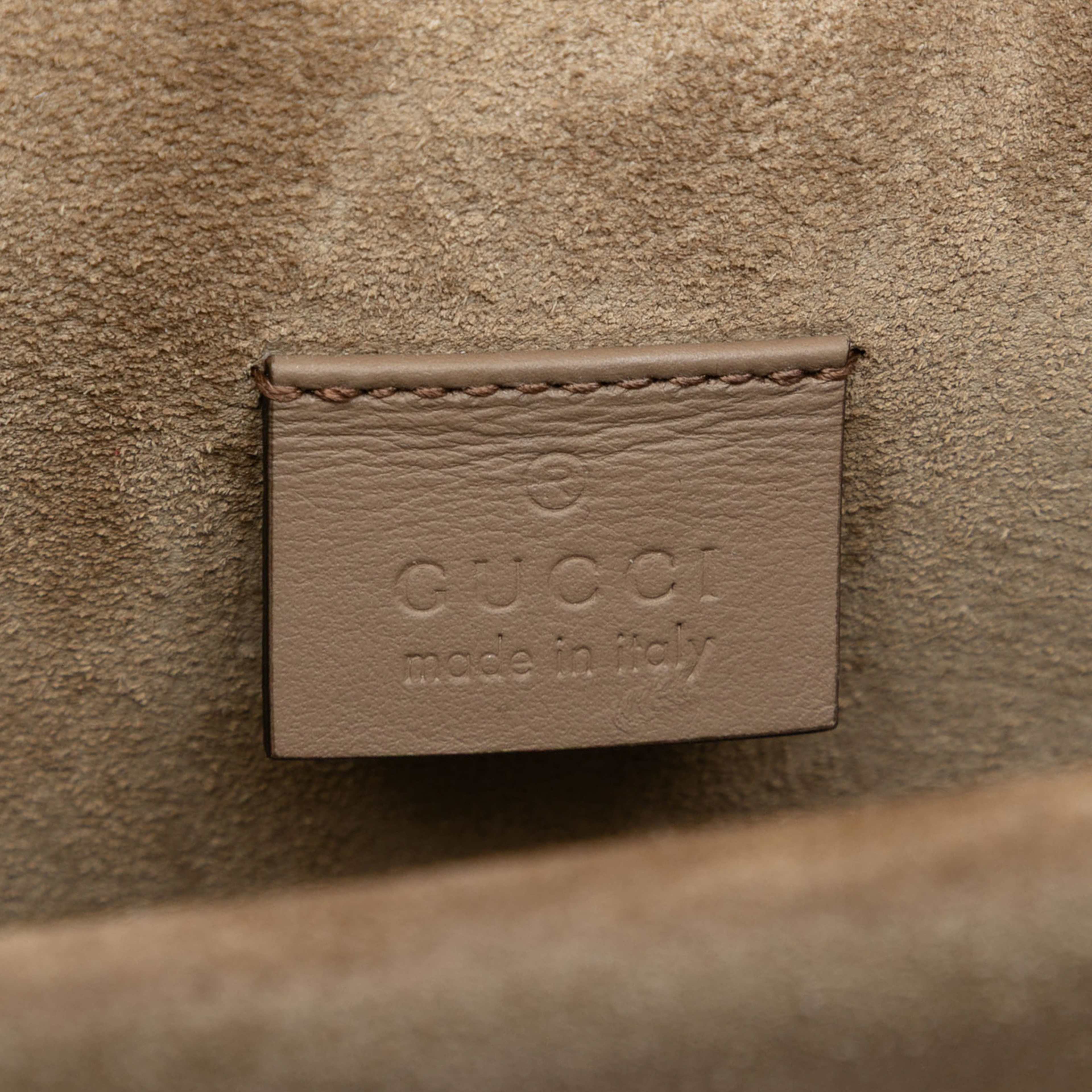 Gucci Small Gg Supreme Dionysus Crossbody, från Luxclusif, i färgen beige. Klicka för att öppna bilden i stort format