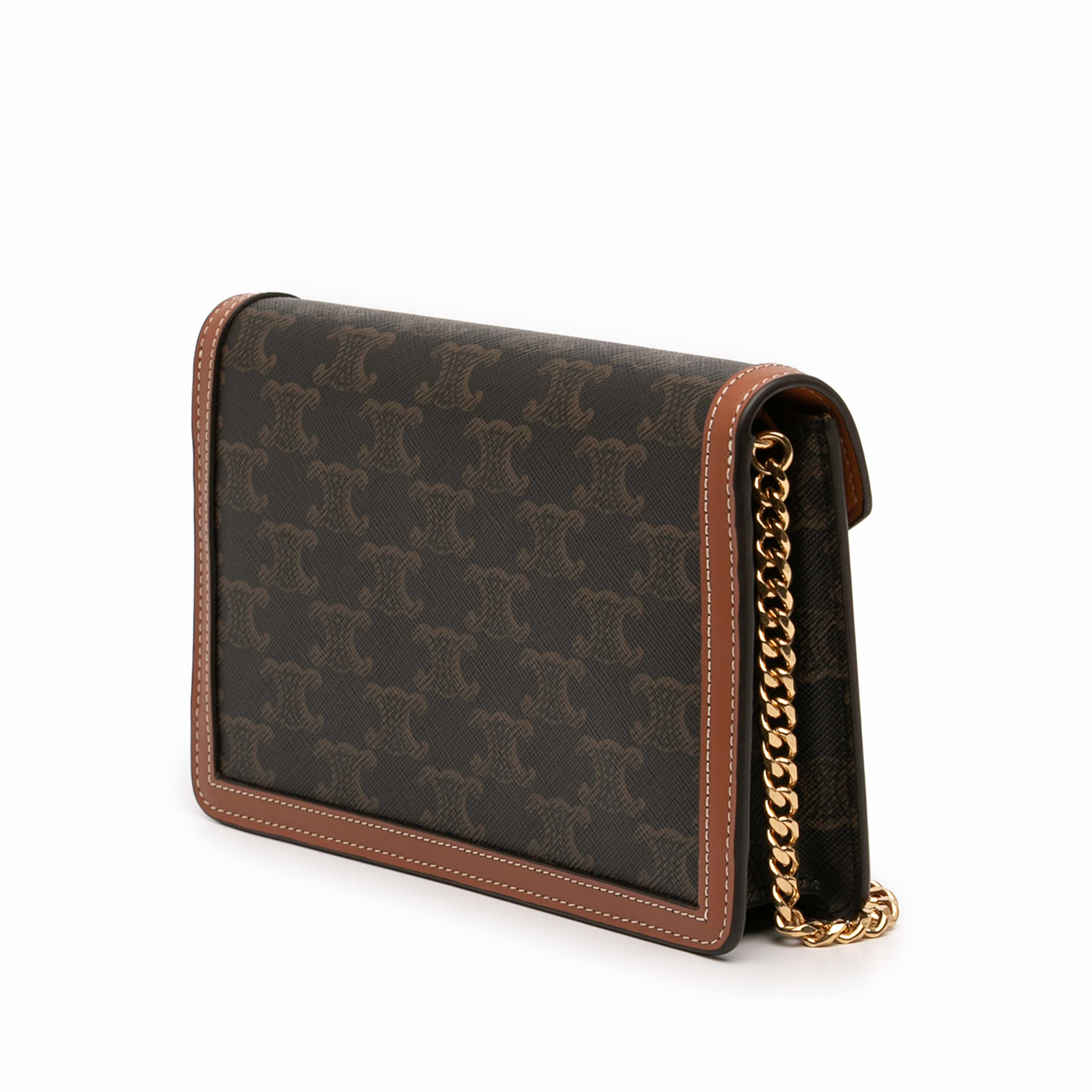 Celine Triomphe Coated Canvas Margo Wallet On Chain, från Luxclusif, i färgen dark brown. Klicka för att öppna bilden i stort format