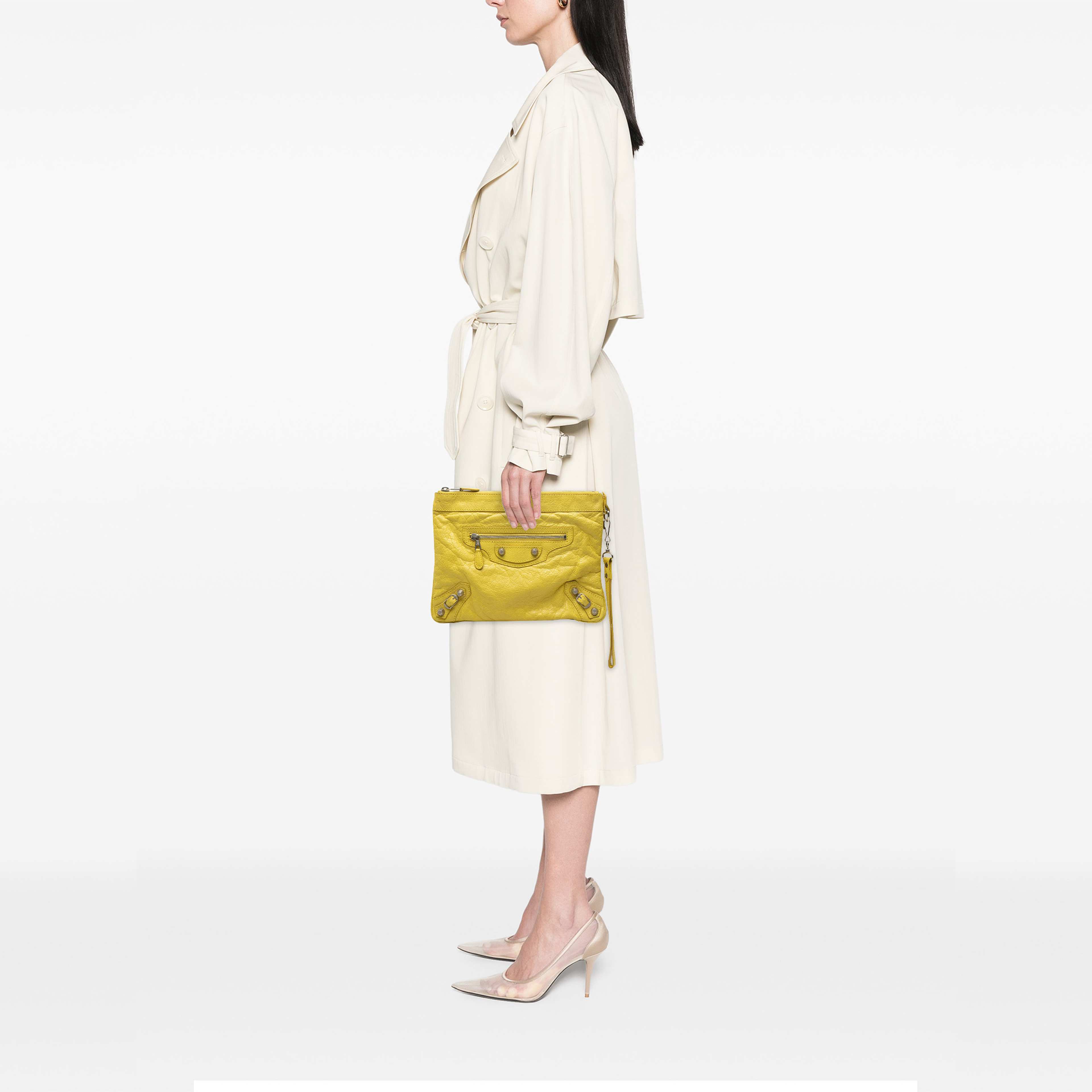Balenciaga Lambskin Motocross Giant 12 Clutch, från Luxclusif, i färgen gul. Klicka för att öppna bilden i stort format