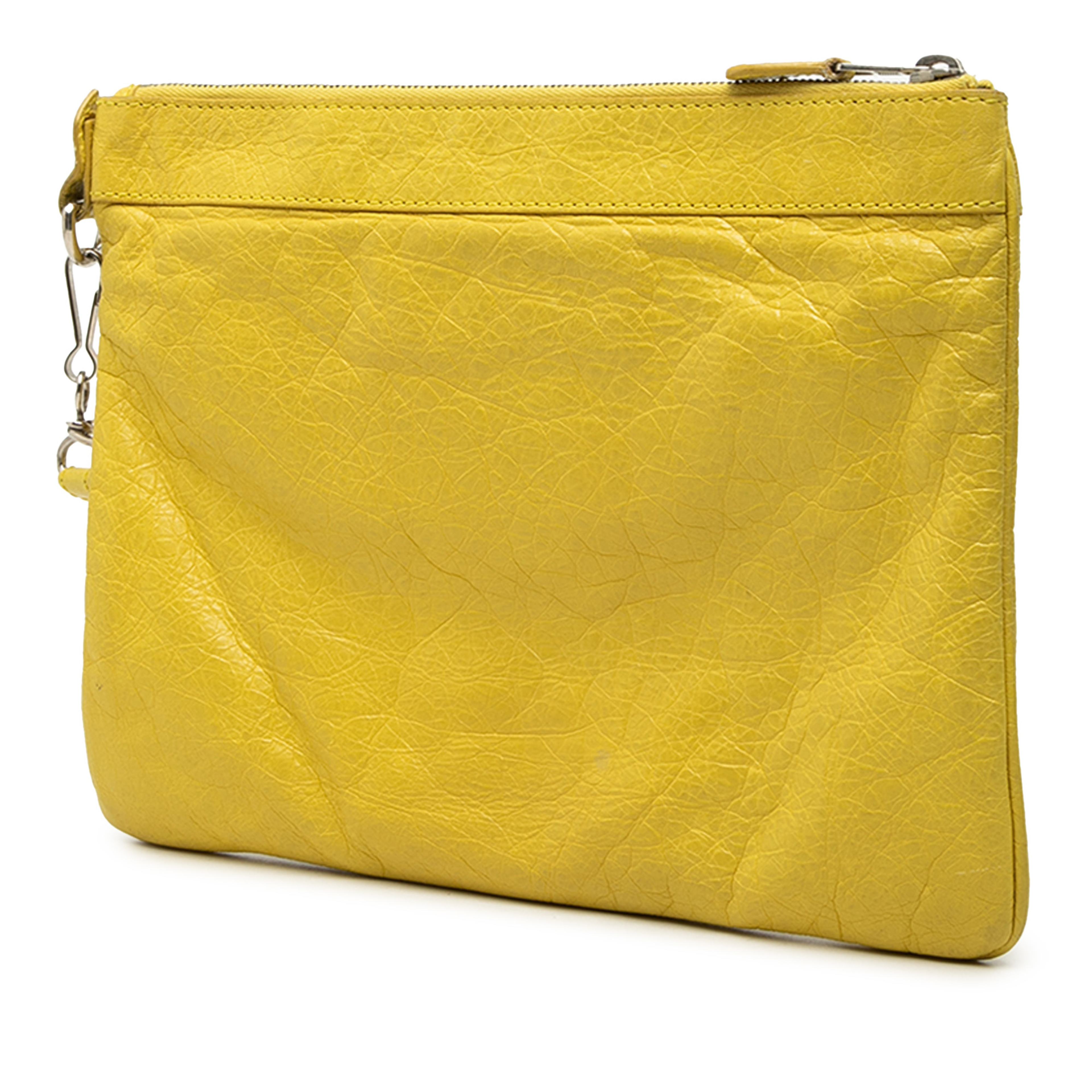 Balenciaga Lambskin Motocross Giant 12 Clutch, från Luxclusif, i färgen gul. Klicka för att öppna bilden i stort format