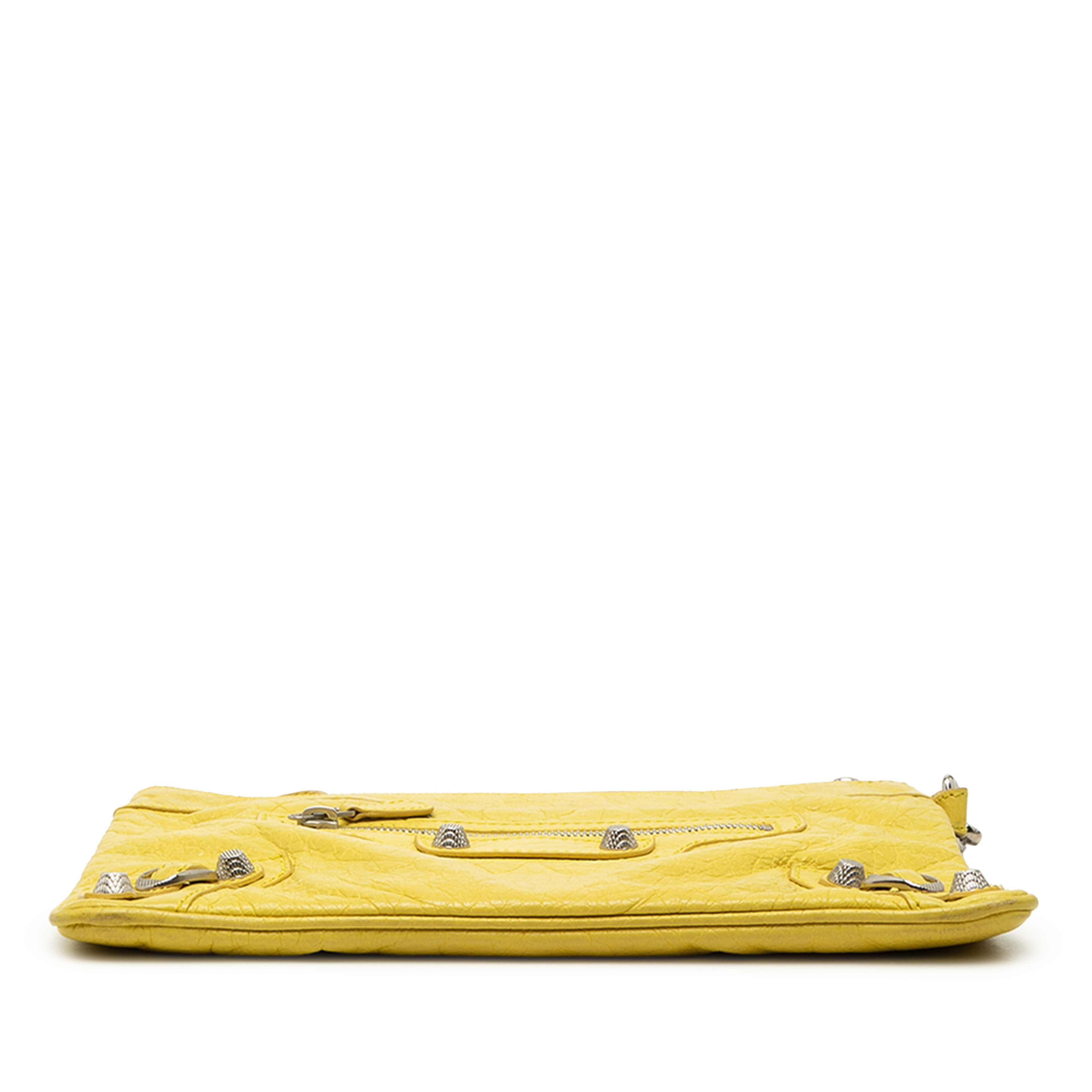 Balenciaga Lambskin Motocross Giant 12 Clutch, från Luxclusif, i färgen gul. Klicka för att öppna bilden i stort format