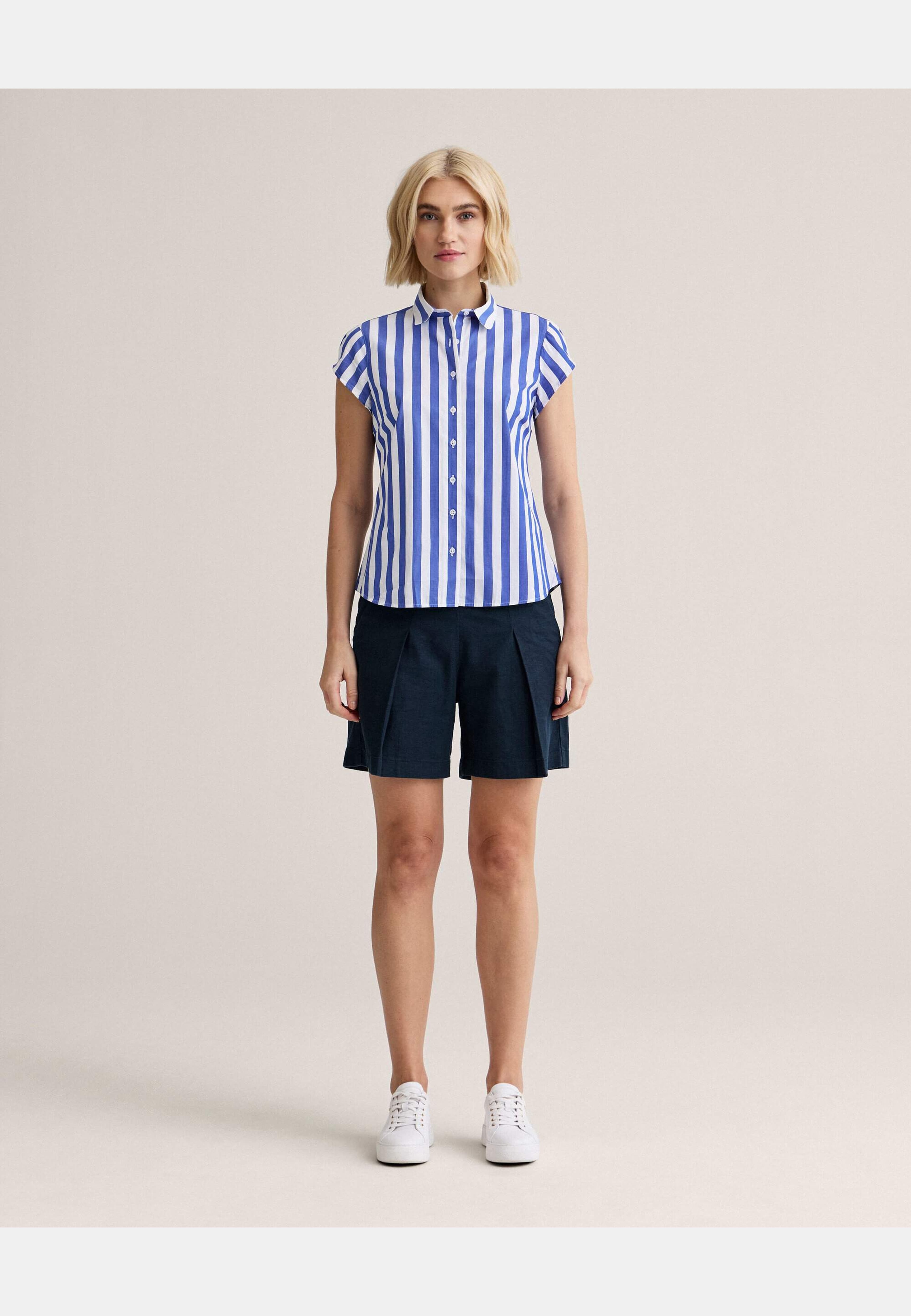 Vera Bold Streaks Shirt, från Newhouse, i färgen kornblå. Klicka för att öppna bilden i stort format