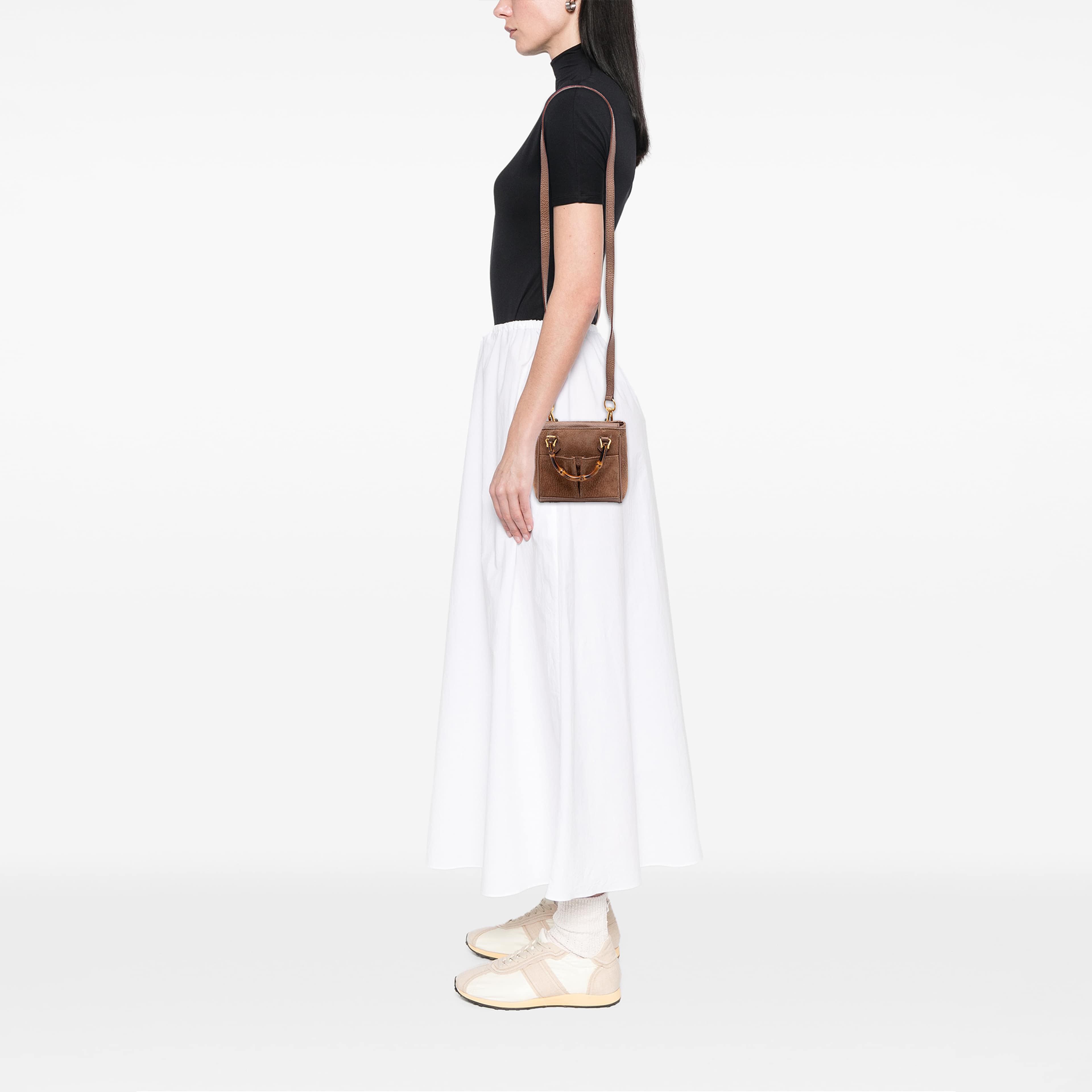Gucci Mini Suede Bamboo Satchel, från Luxclusif, i färgen brun. Klicka för att öppna bilden i stort format