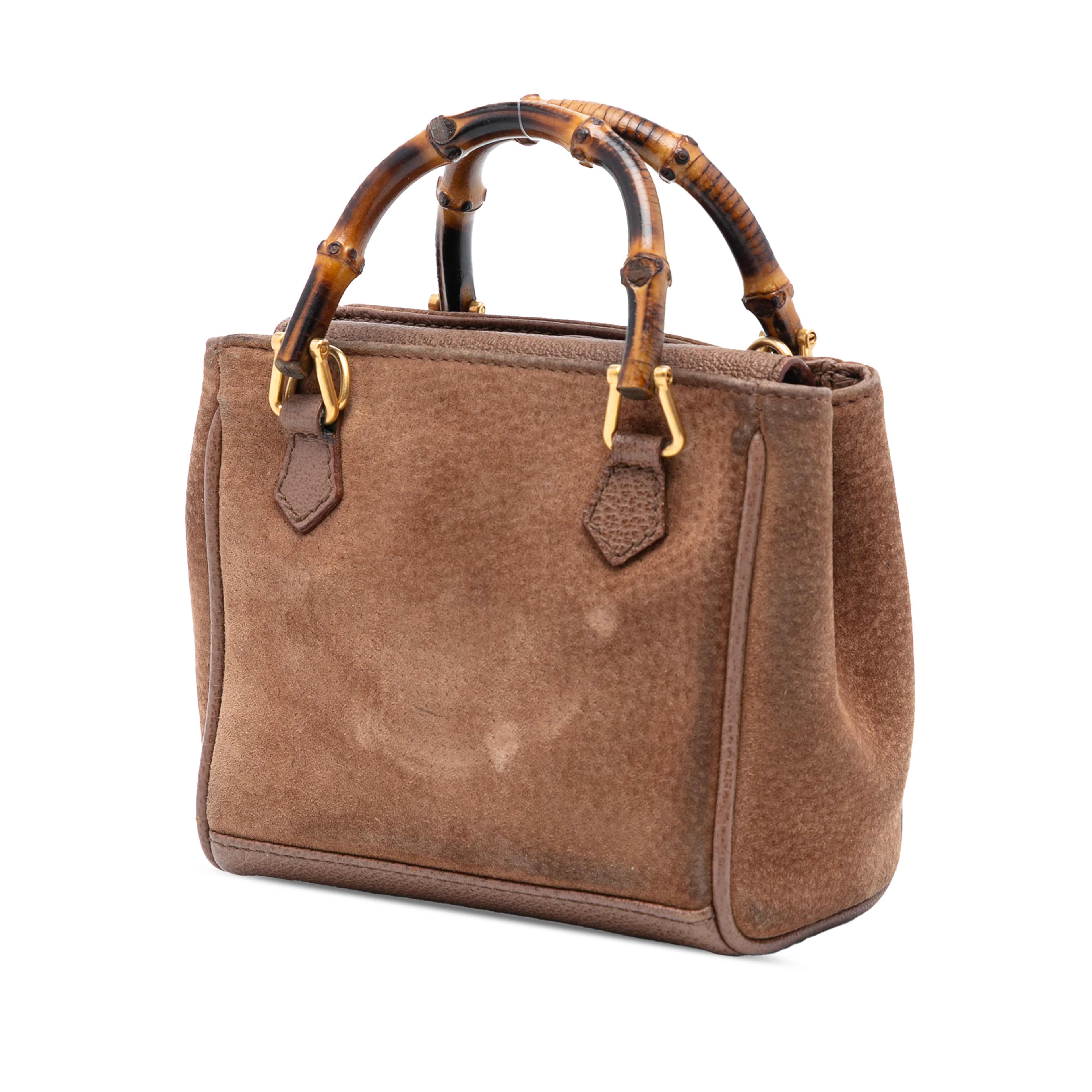 Gucci Mini Suede Bamboo Satchel, från Luxclusif, i färgen brun. Klicka för att öppna bilden i stort format
