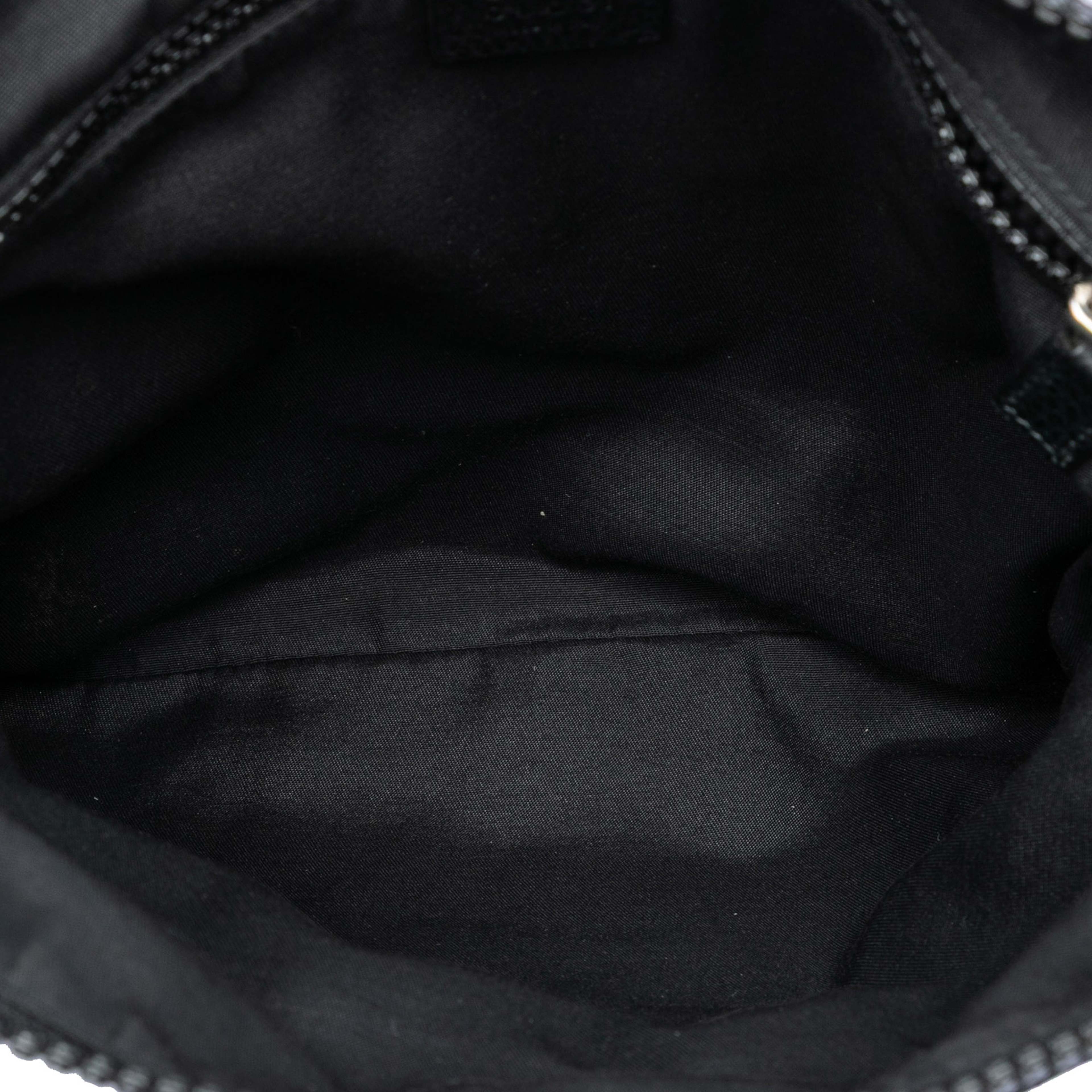 Gucci Gg Nylon Crossbody, från Luxclusif, i färgen black. Klicka för att öppna bilden i stort format