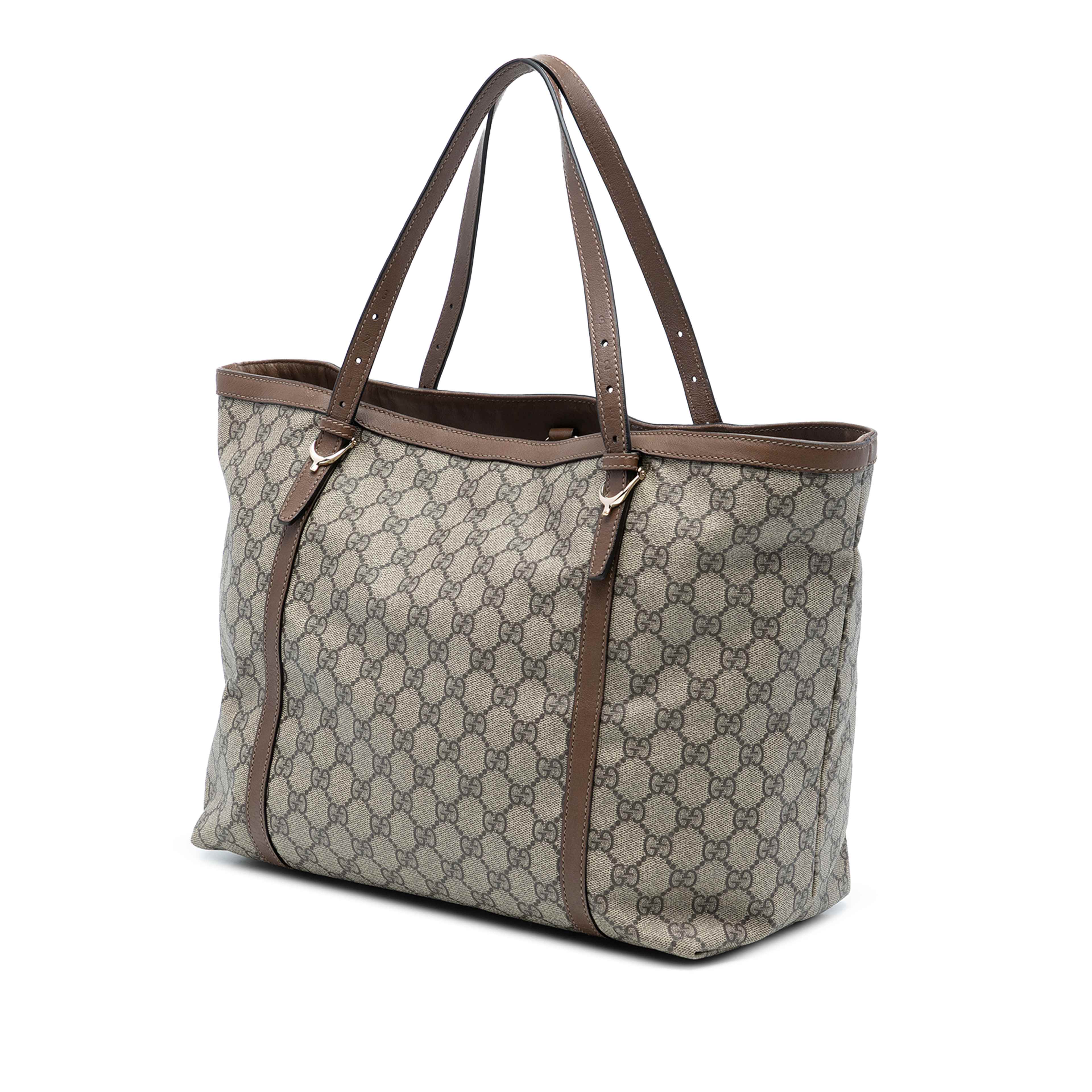 Gucci Gg Supreme Nice Tote, från Luxclusif, i färgen beige. Klicka för att öppna bilden i stort format