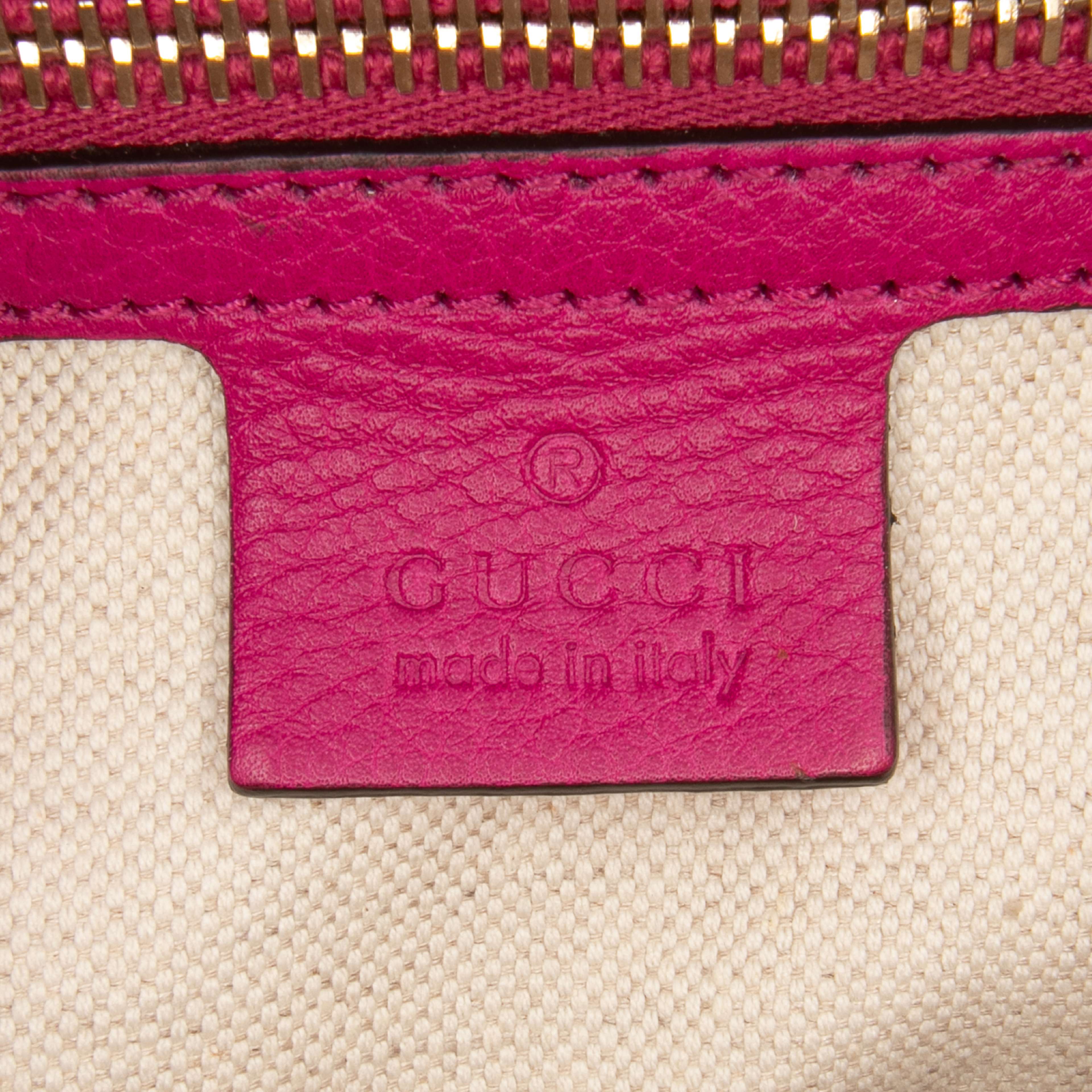 Gucci Small Calfskin Bamboo Shopper Satchel, från Luxclusif, i färgen hot pink. Klicka för att öppna bilden i stort format