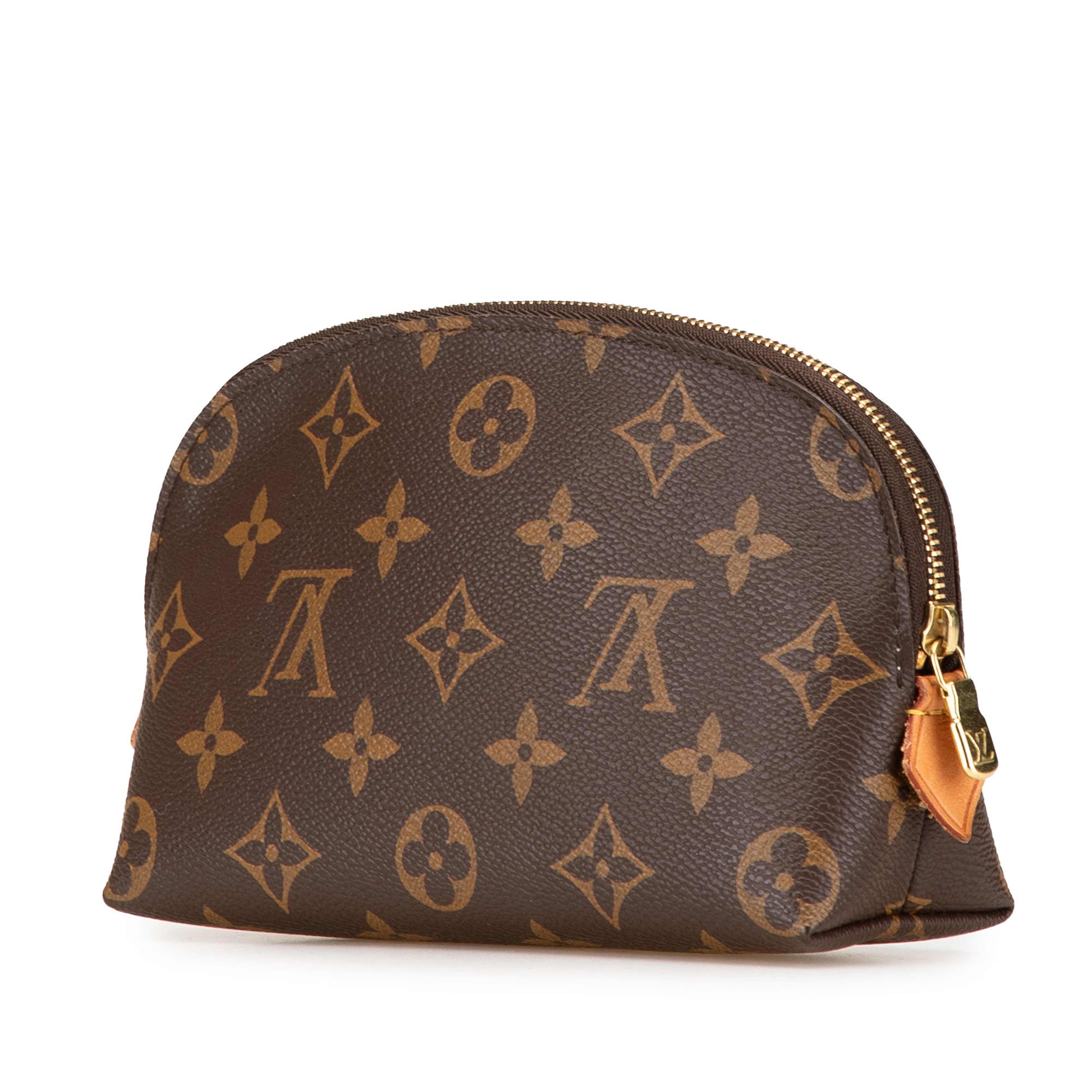Louis Vuitton Monogram Cosmetic Pouch, från Luxclusif, i färgen brown. Klicka för att öppna bilden i stort format