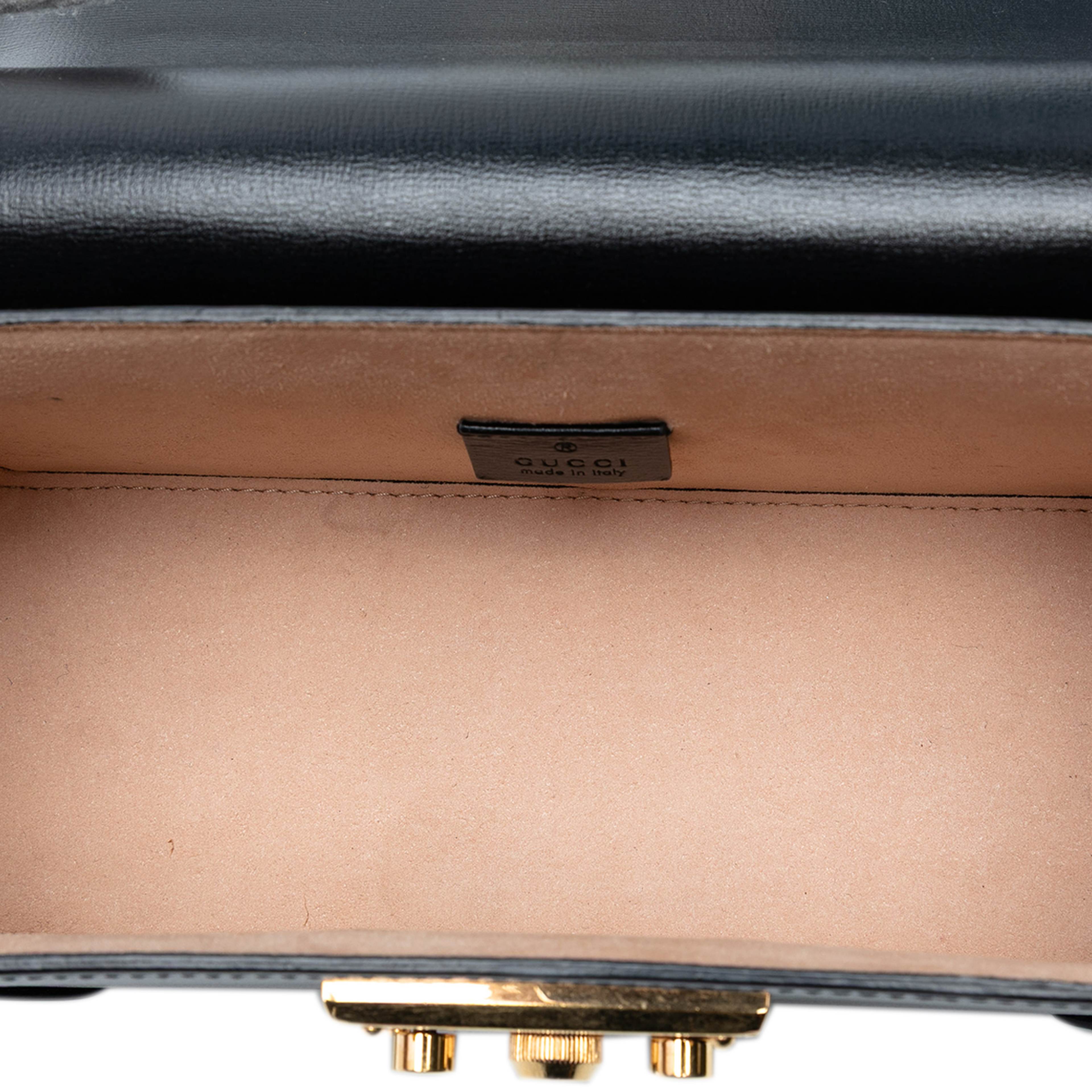 Gucci Small Leather Bamboo Padlock Satchel, från Luxclusif, i färgen black. Klicka för att öppna bilden i stort format