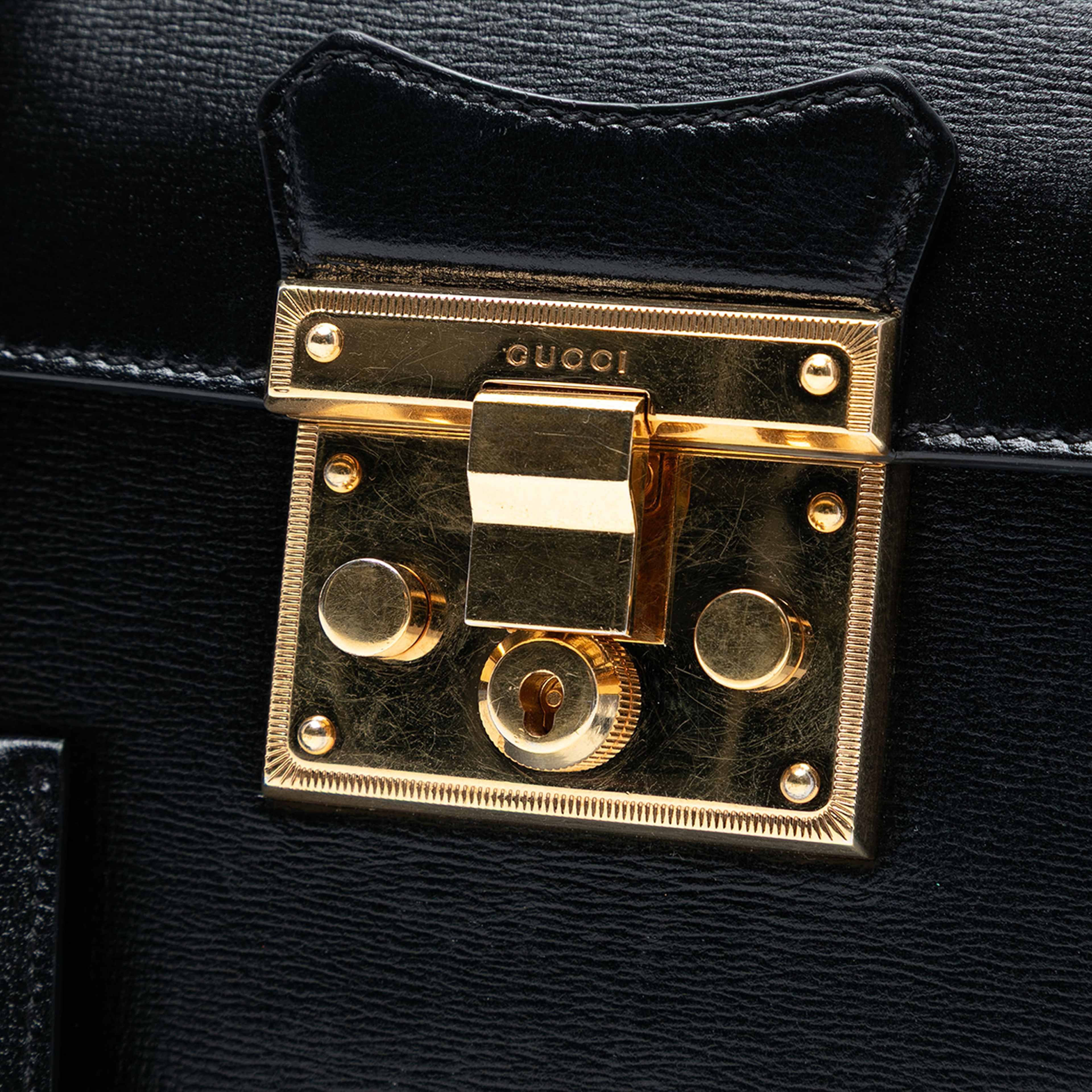 Gucci Small Leather Bamboo Padlock Satchel, från Luxclusif, i färgen black. Klicka för att öppna bilden i stort format