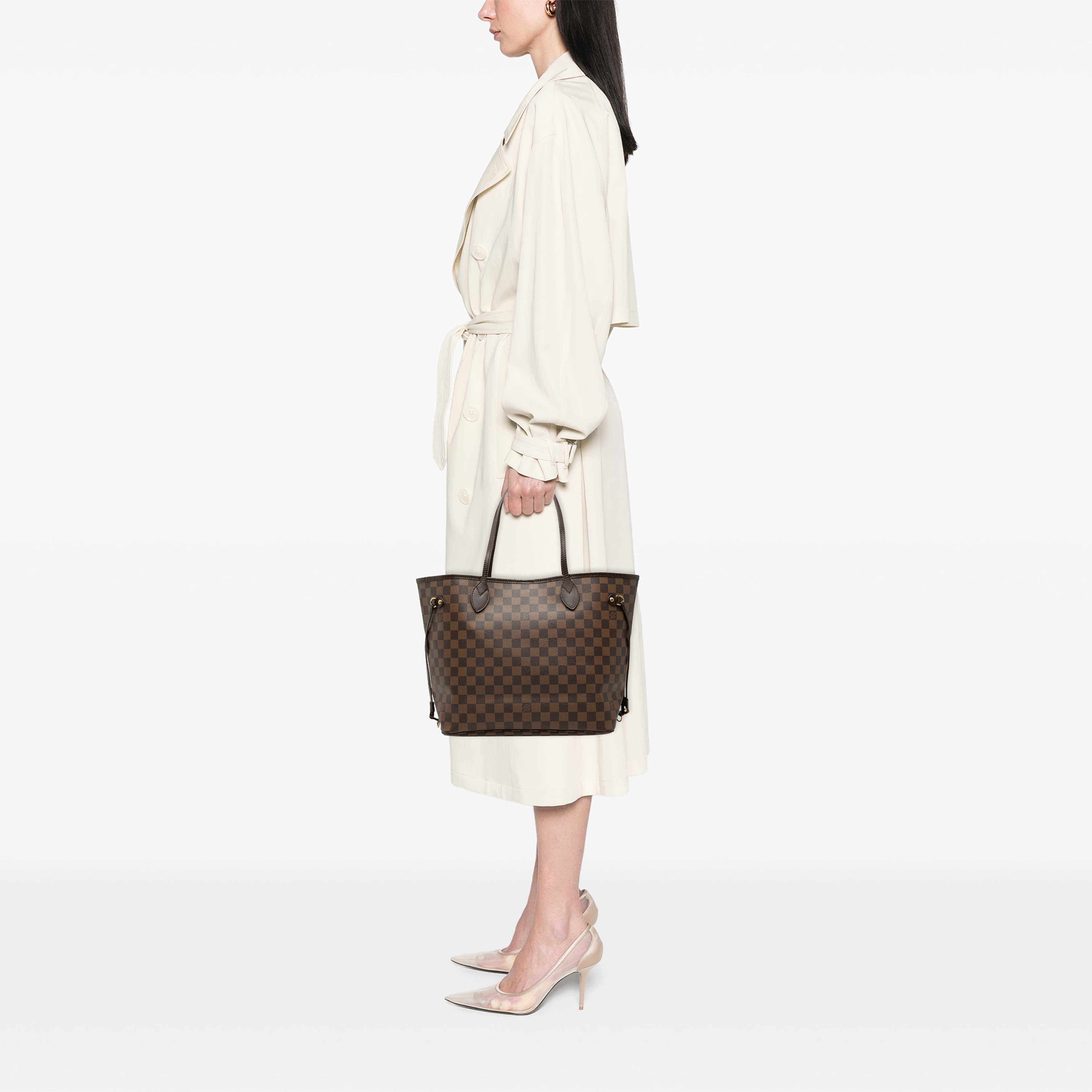 Louis Vuitton Damier Ebene Neverfull Mm, från Luxclusif, i färgen brun. Klicka för att öppna bilden i stort format