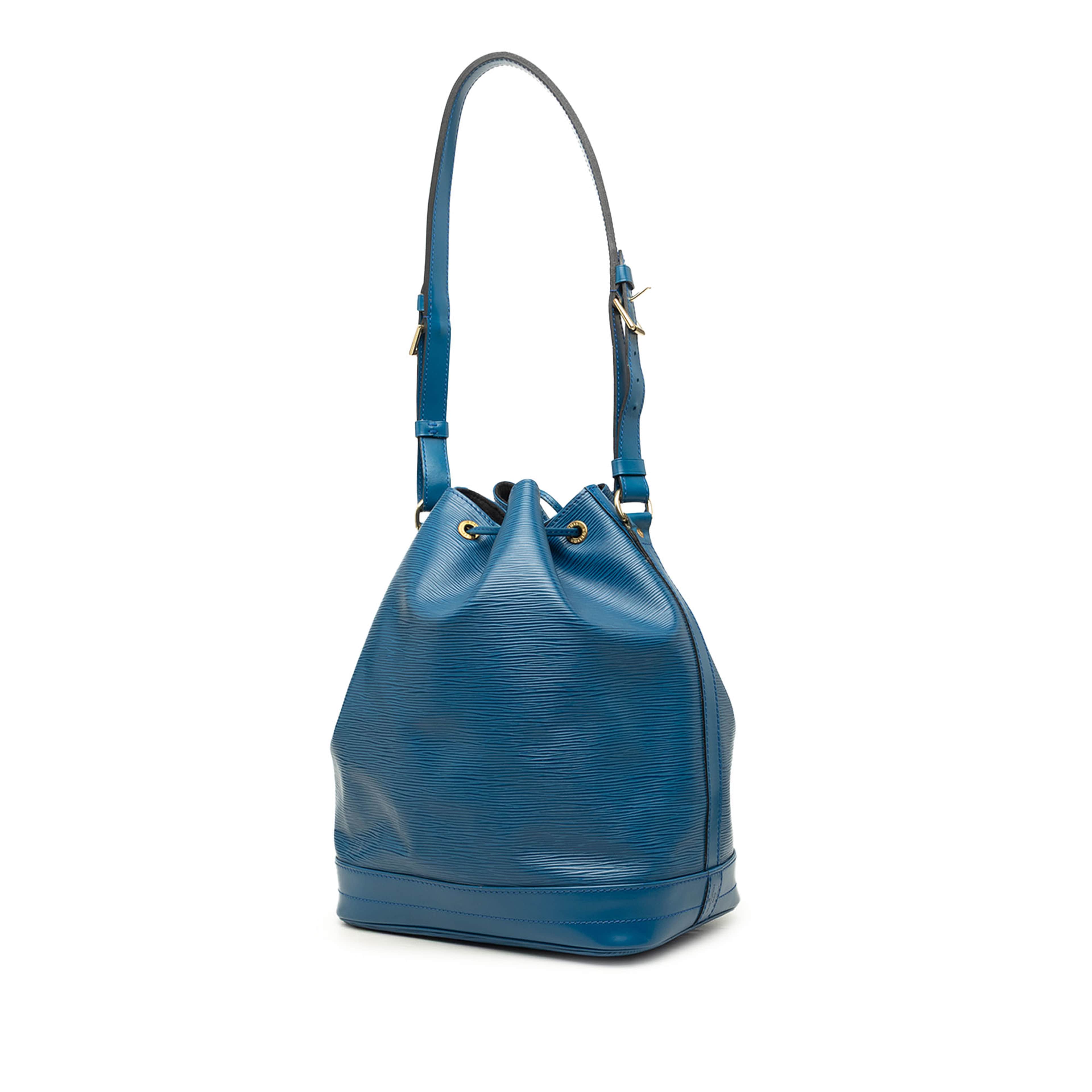Louis Vuitton Epi Noe Gm, från Luxclusif, i färgen blå. Klicka för att öppna bilden i stort format