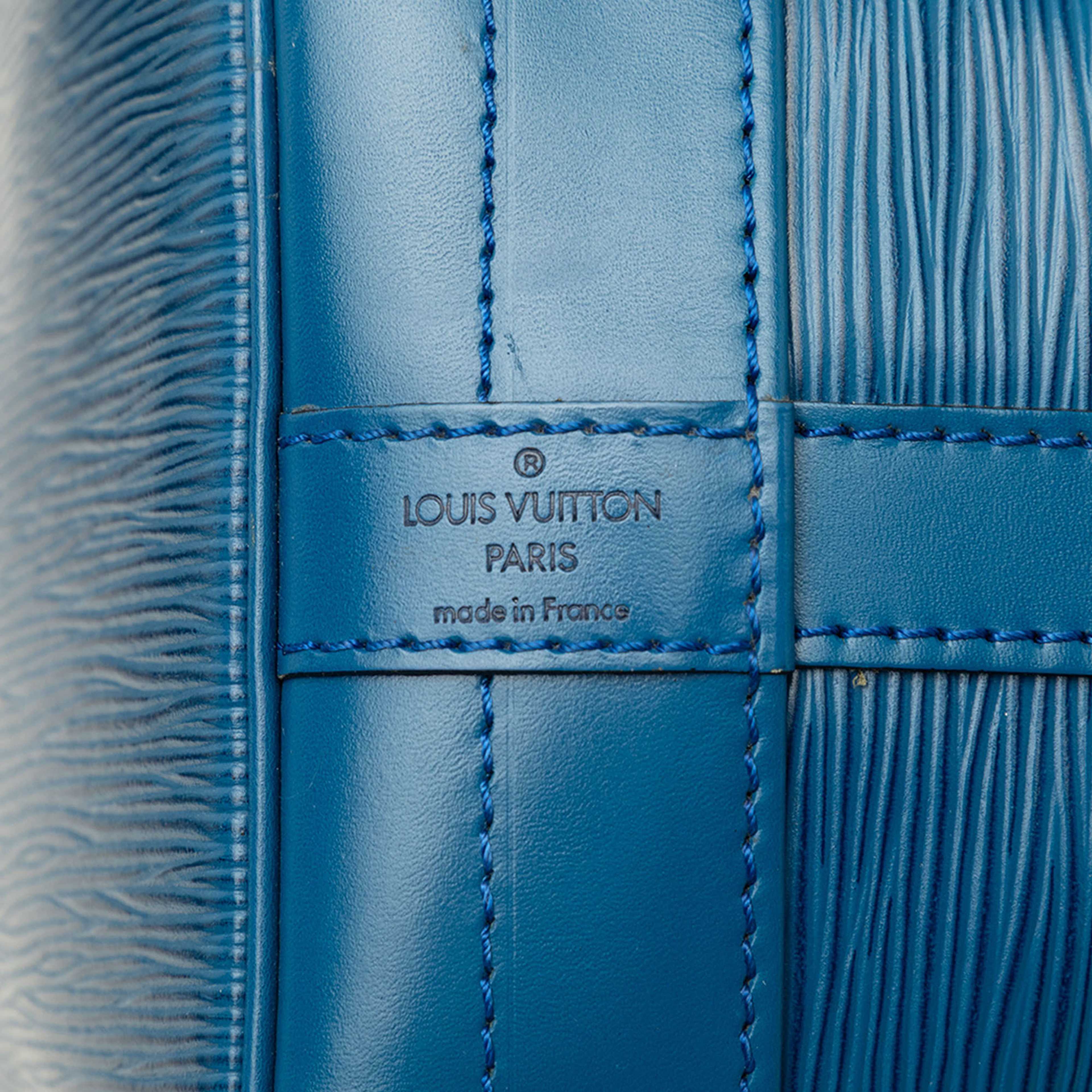 Louis Vuitton Epi Noe Gm, från Luxclusif, i färgen blå. Klicka för att öppna bilden i stort format