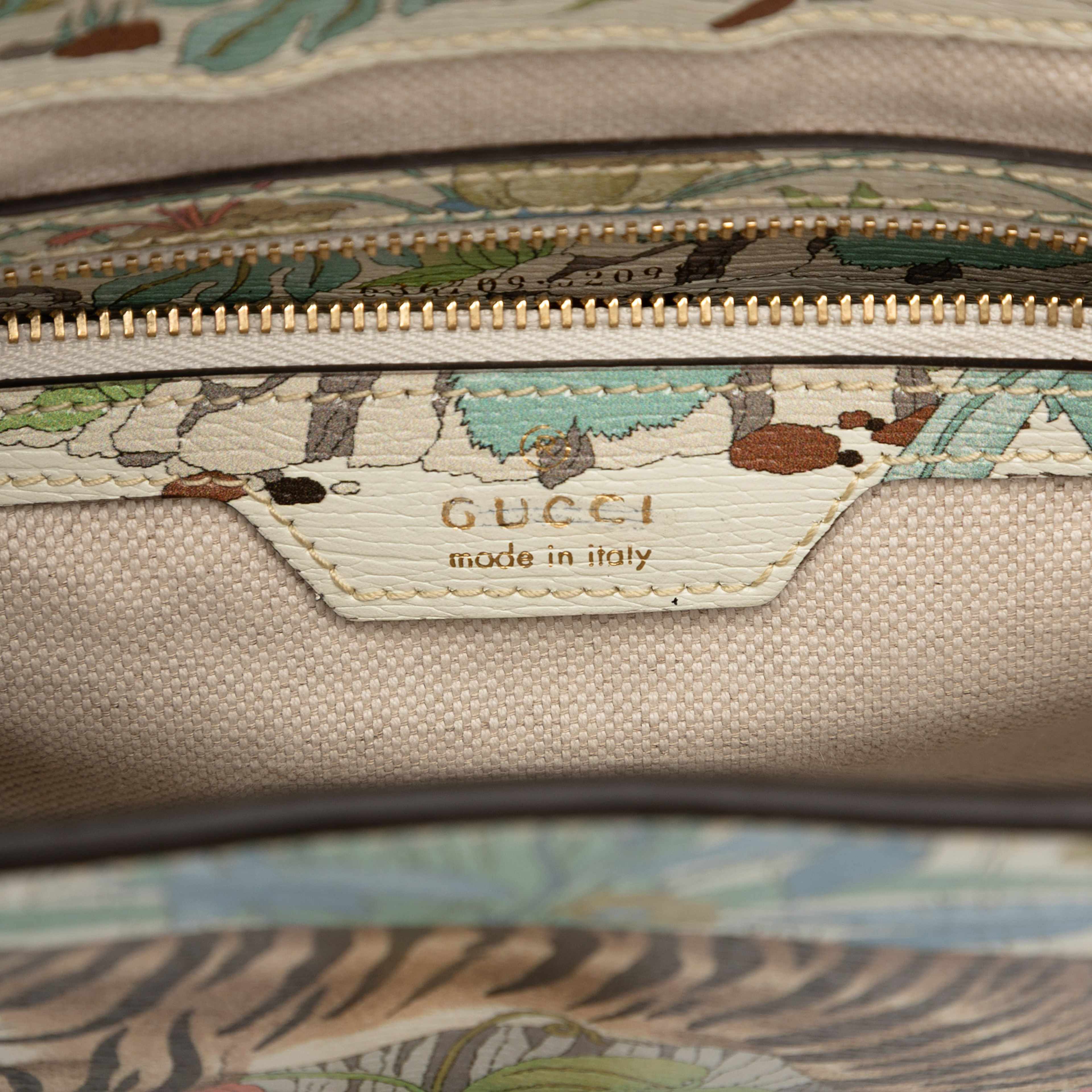 Gucci Small Calfskin Tiger Jackie 1961 Crossbody, från Luxclusif, i färgen blue. Klicka för att öppna bilden i stort format