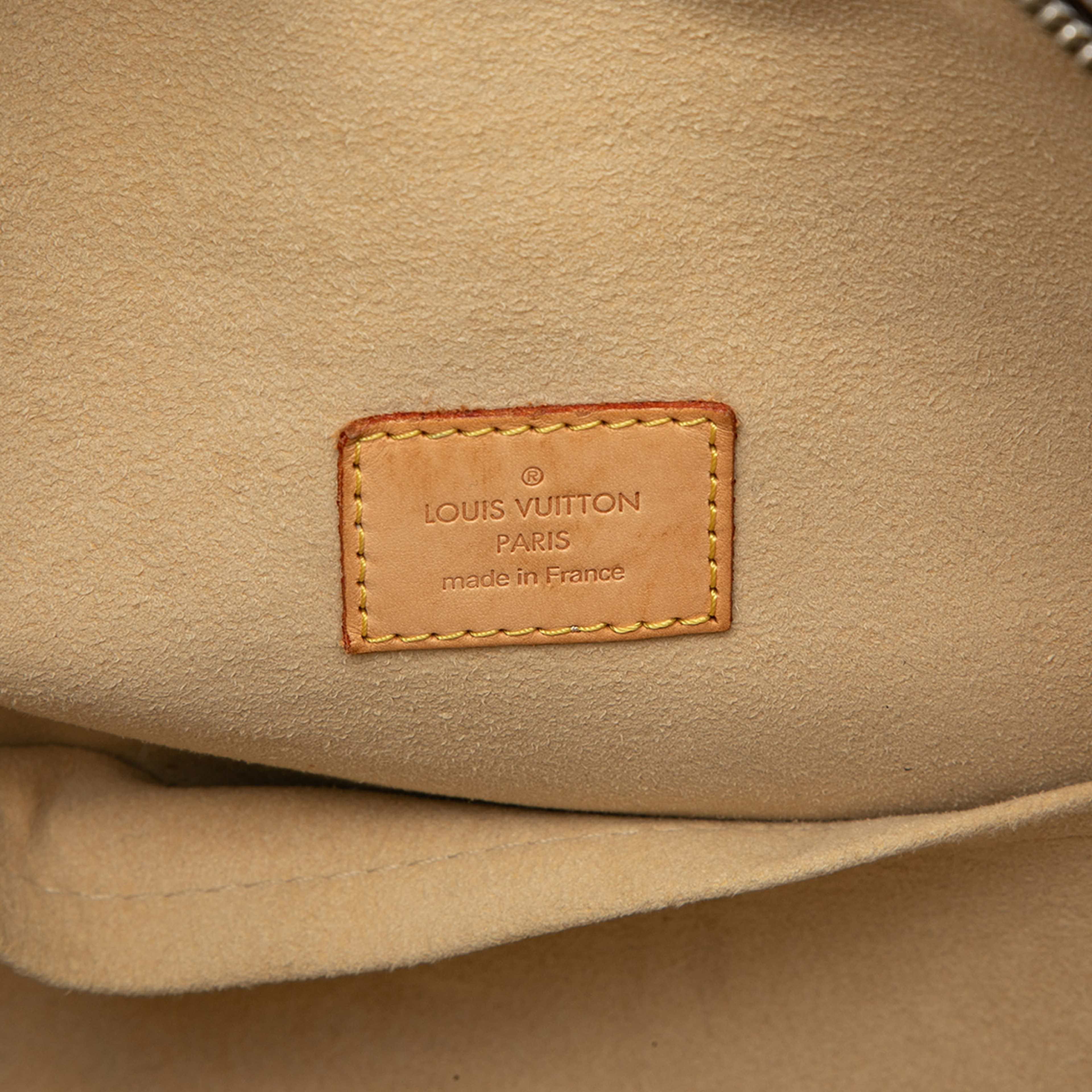 Louis Vuitton Monogram Manhattan Gm, från Luxclusif, i färgen brown. Klicka för att öppna bilden i stort format