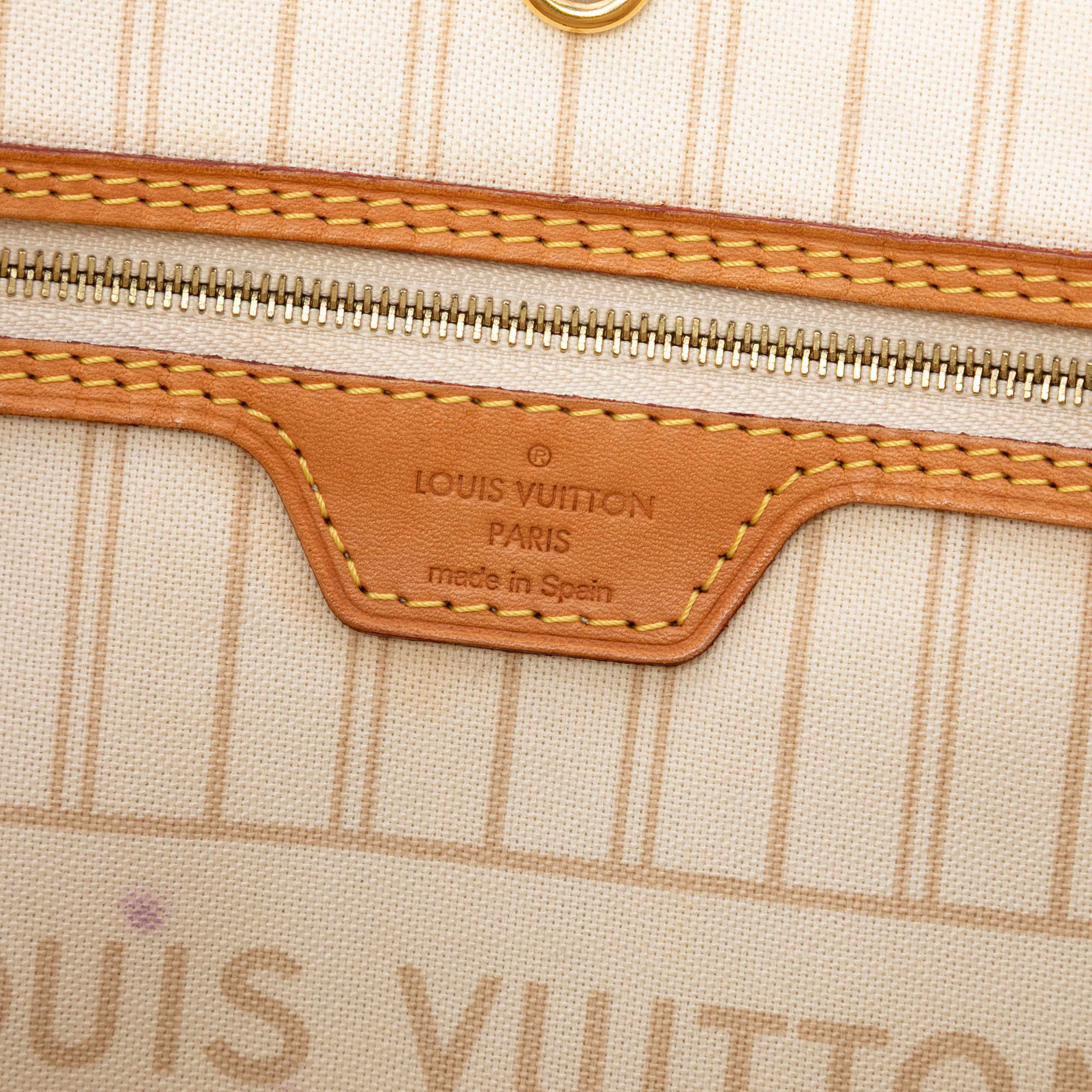 Louis Vuitton Damier Azur Neverfull Mm, från Luxclusif, i färgen white. Klicka för att öppna bilden i stort format