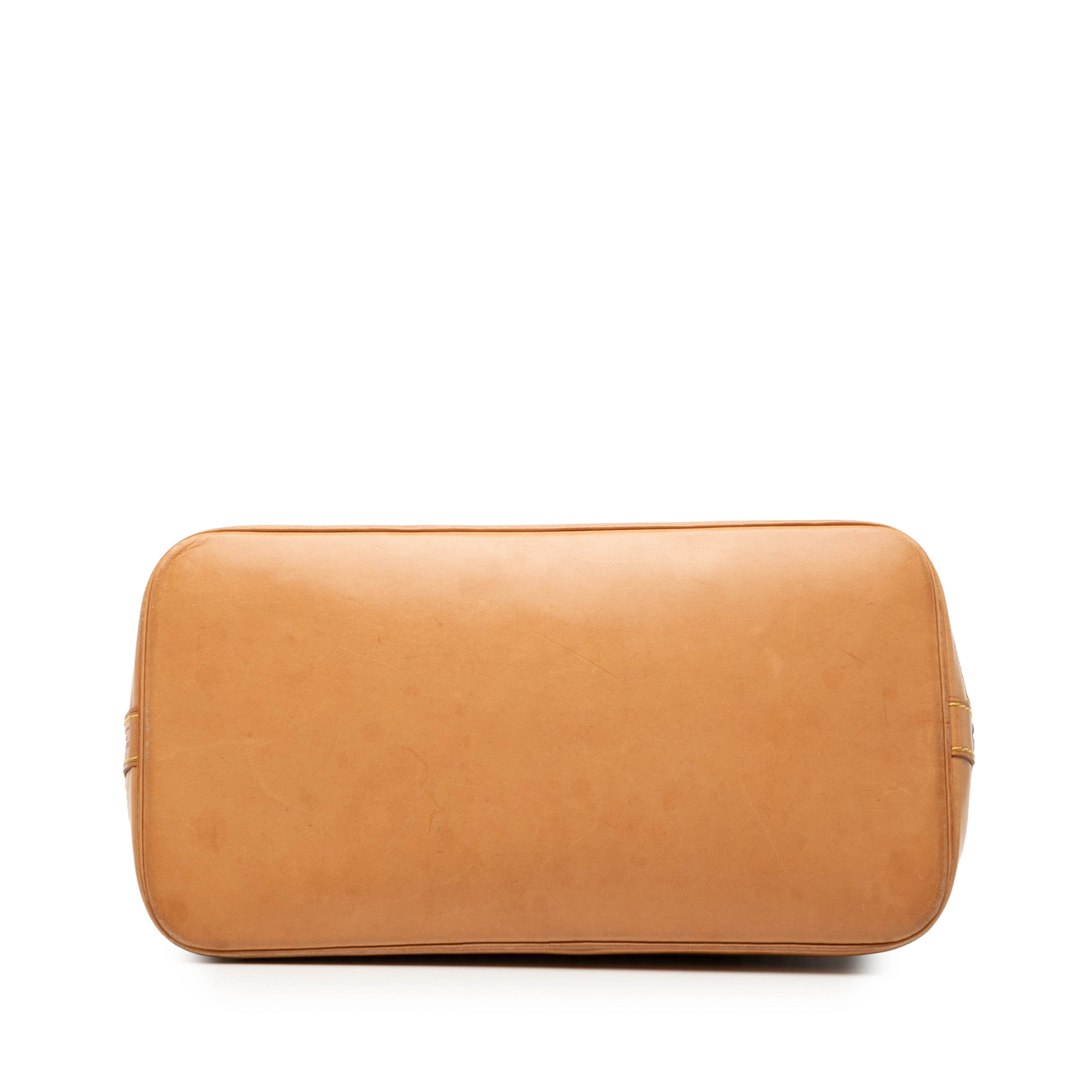 Louis Vuitton Monogram Alma Pm, från Luxclusif, i färgen brown. Klicka för att öppna bilden i stort format