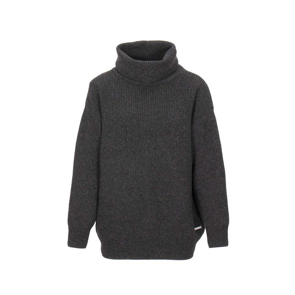 Surteby Polo Sweater, från Sätila, i färgen anthracite.