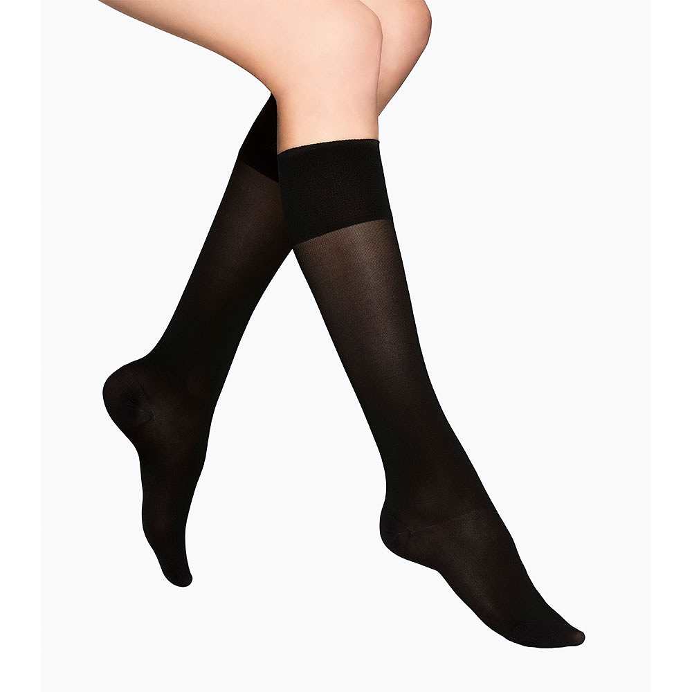 Stödknästrumpa, Support 40, från Vogue, i färgen Black.