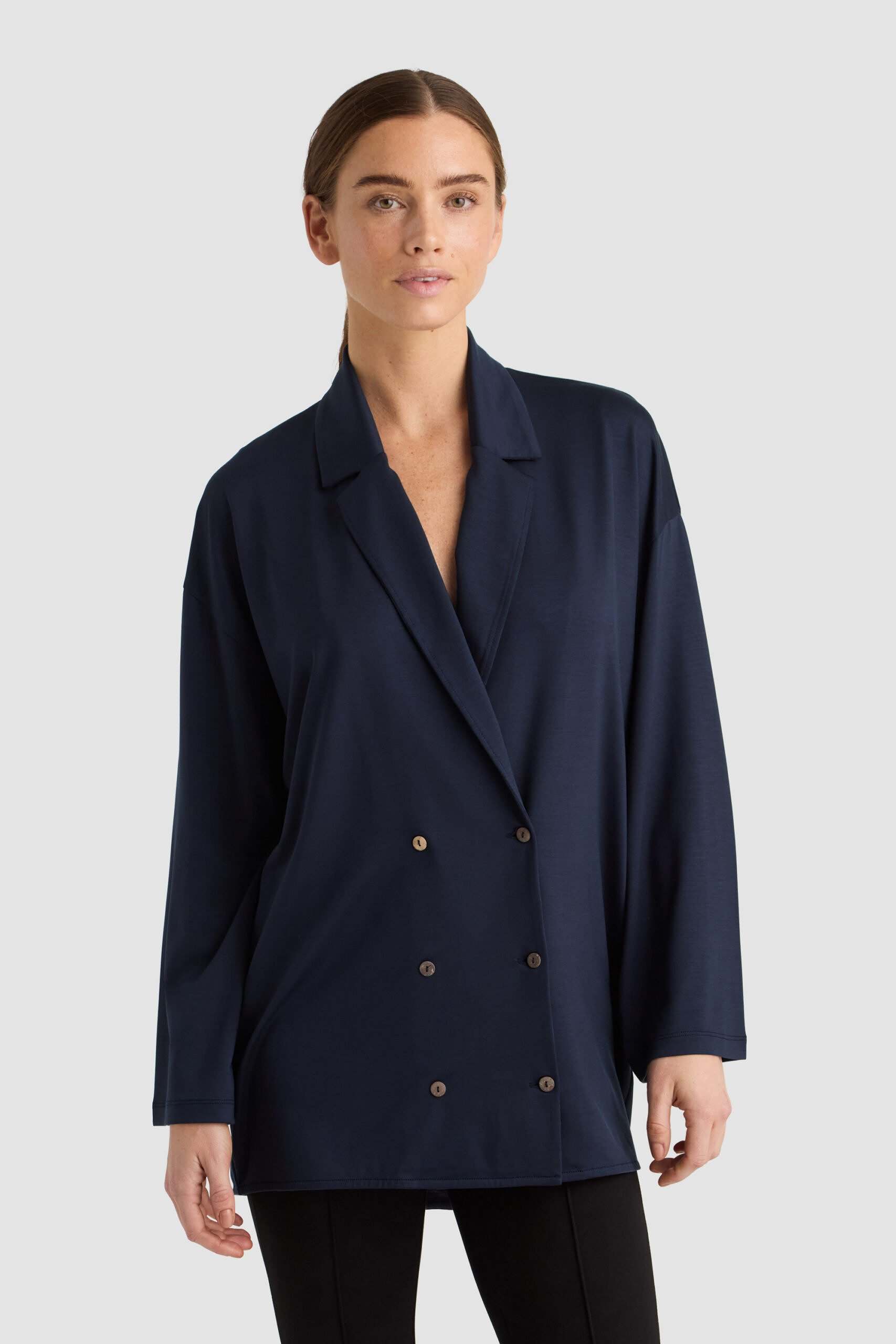 Huberta Blouse - Midnight, från Residus, i färgen blue.