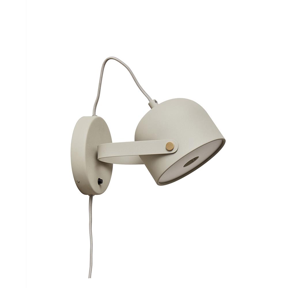 Svejk 13, från CO Bankeryd, i färgen beige/mässing.