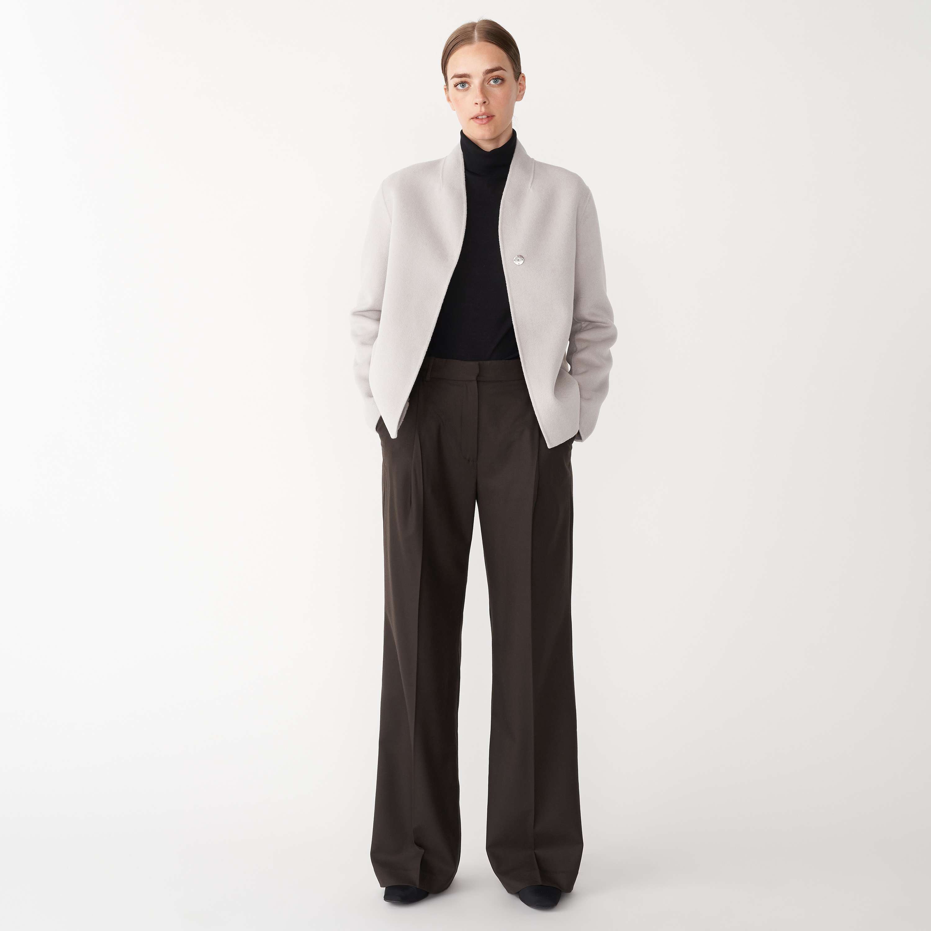 Ulljacka NIKE, från Wera, i färgen Pumice Stone.