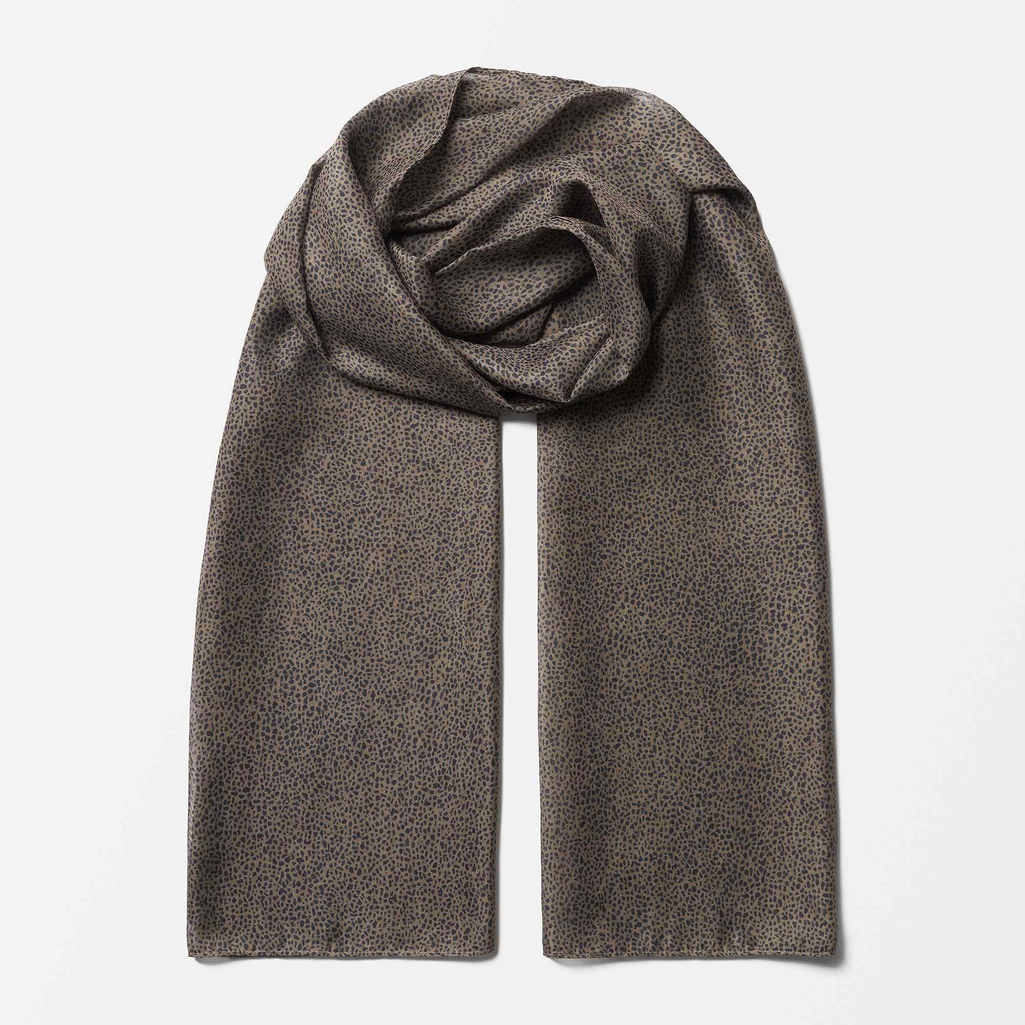 Tunn scarf DAISY, från Å WOMAN, i färgen Black.