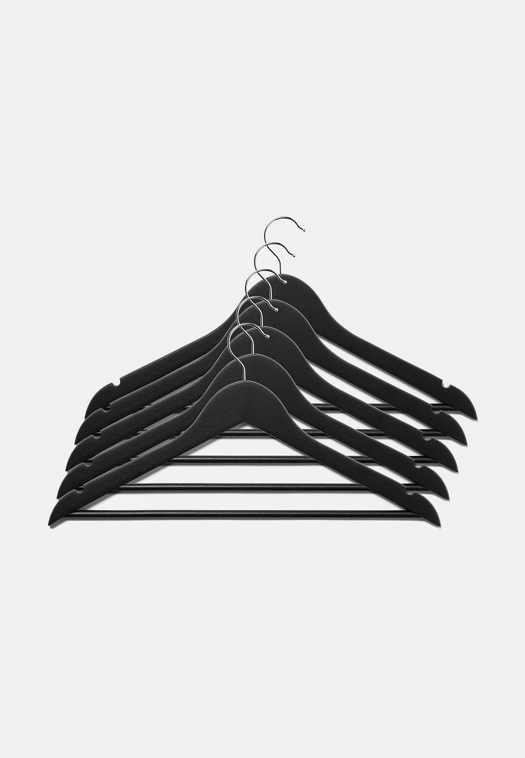 Galge i trä, 5-pack, från Åhléns Home, i färgen Black.