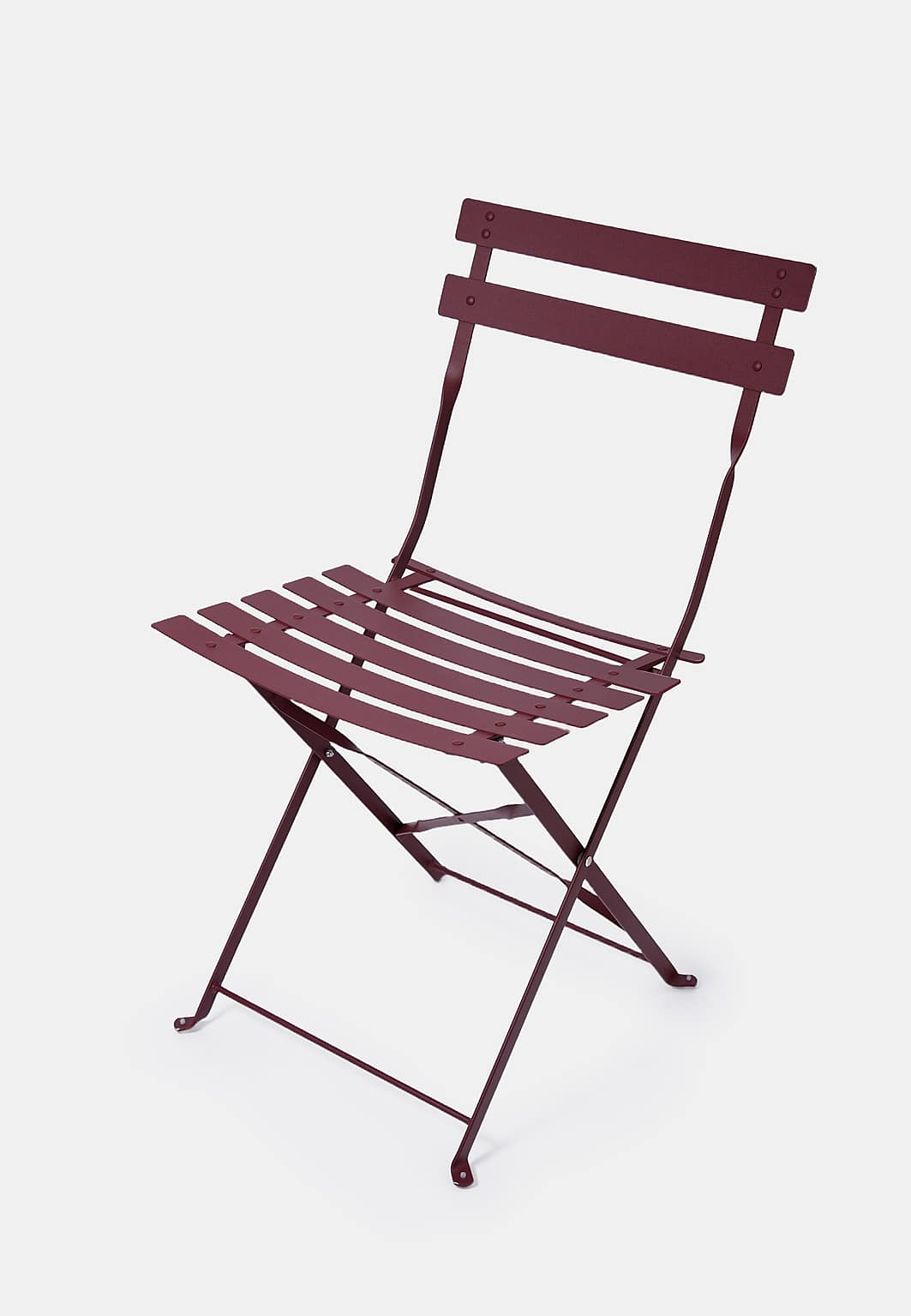 Stol för utomhusbruk STRADA, från Åhléns Home, i färgen Burgundy.