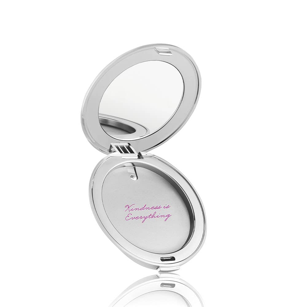 Compact Refillable, från jane iredale, i färgen Silver.