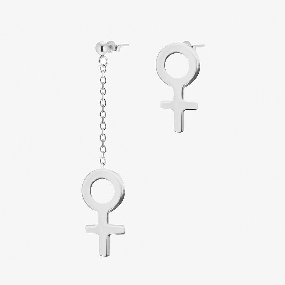 Women Unite mixed earrings, från Drakenberg Sjölin, i färgen Sterling Silver.
