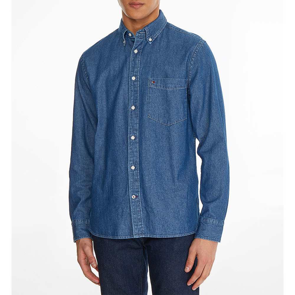 Classic Denim Regular Fit Shirt, från Tommy Hilfiger, i färgen Dark Indigo.