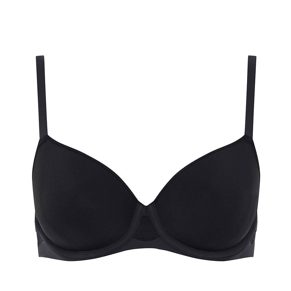 Pure Light Covering Spacer Bra, från Chantelle, i färgen Black.