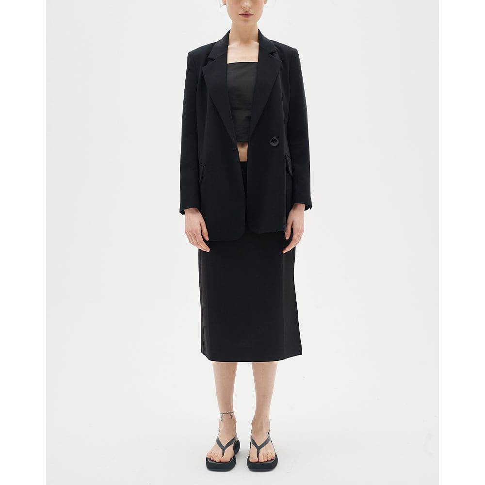 VarenaIW Skirt, från Inwear, i färgen Black.