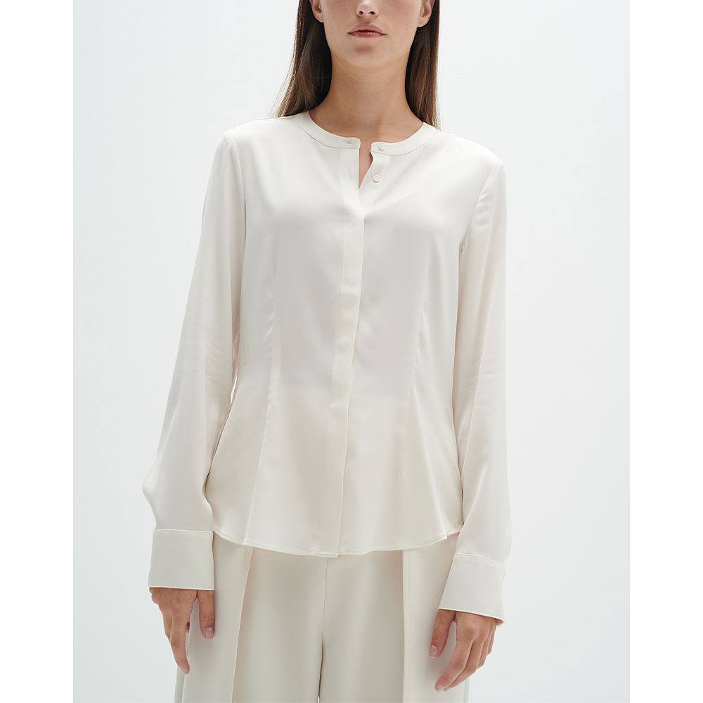 LikoIW Shirt, från Inwear, i färgen Whisper White.